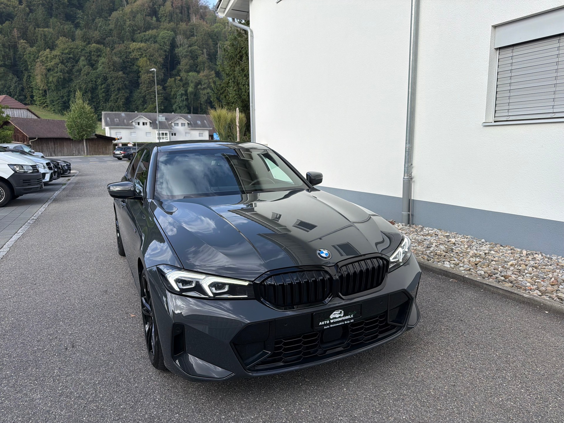 BMW 320d xDrive 48V Steptronic M Sport-image-1
