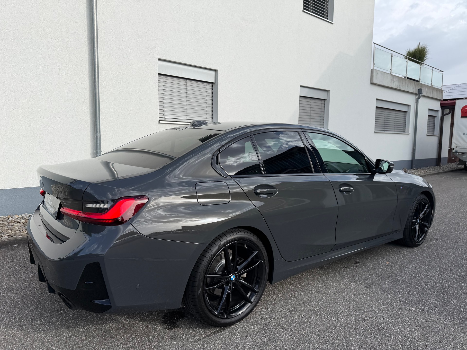 BMW 320d xDrive 48V Steptronic M Sport-image-6