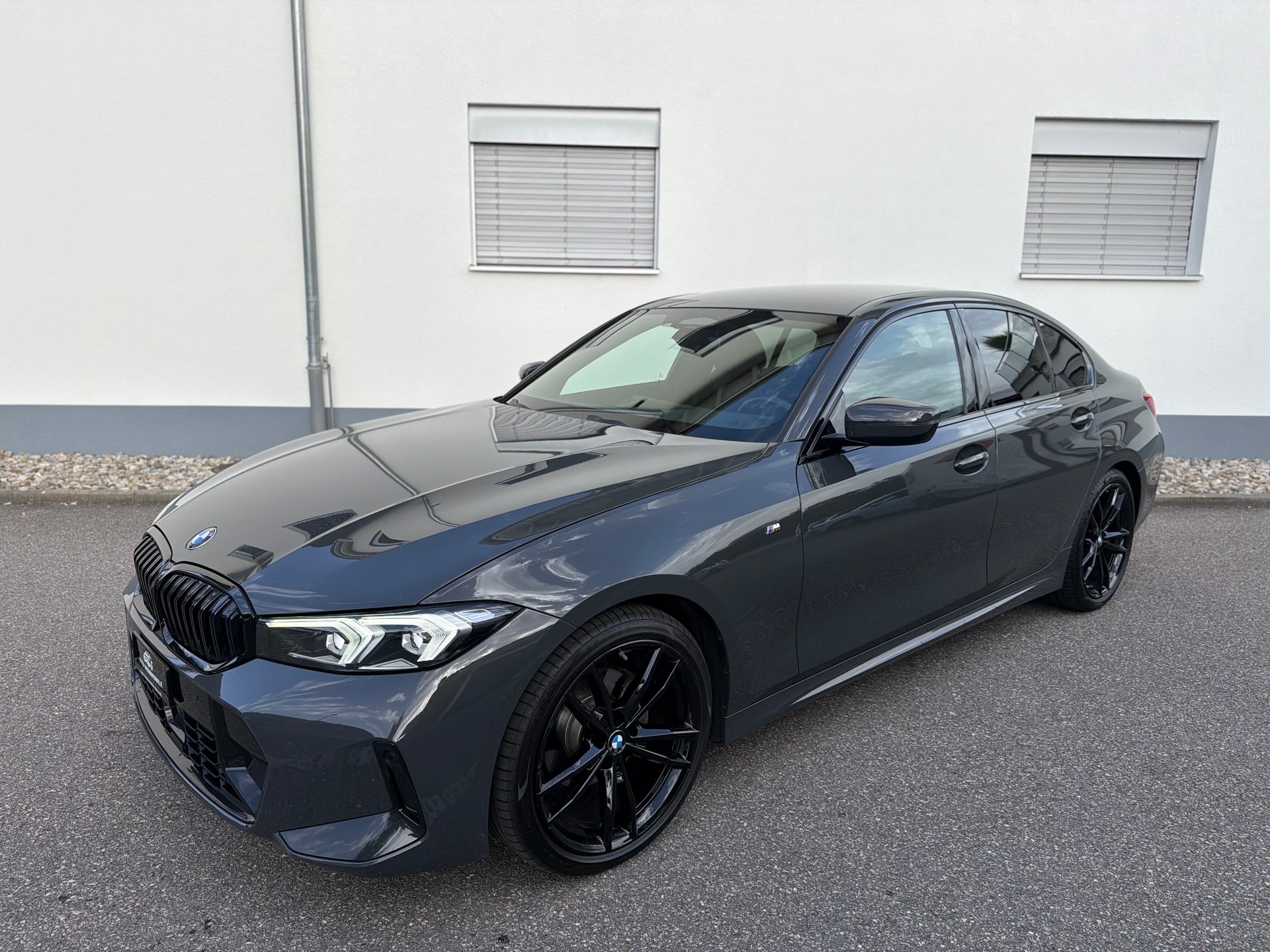 BMW 320d xDrive 48V Steptronic M Sport-image-10