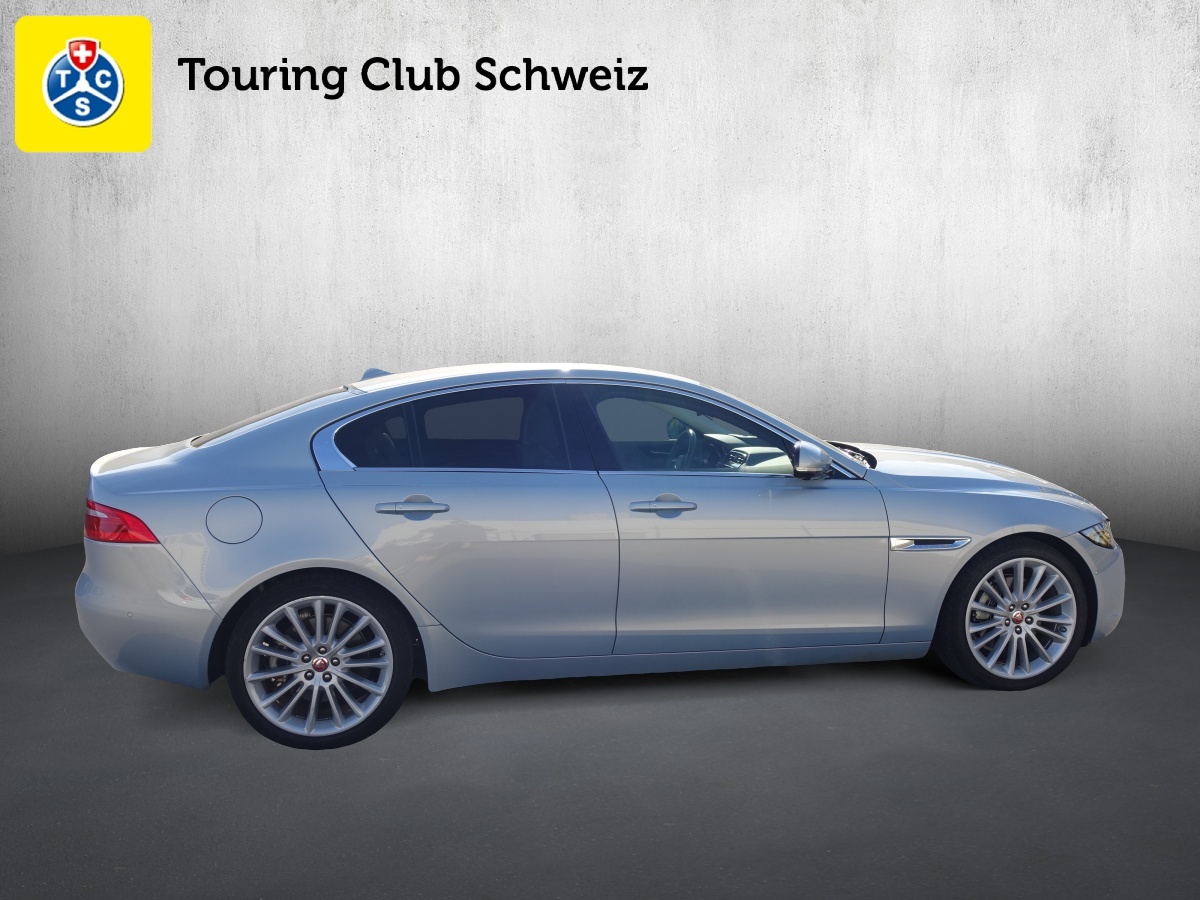 JAGUAR XE 25t 2.0 Portfolio Automatic-image-5