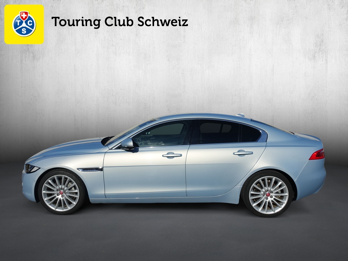 JAGUAR XE 25t 2.0 Portfolio Automatic-image-1