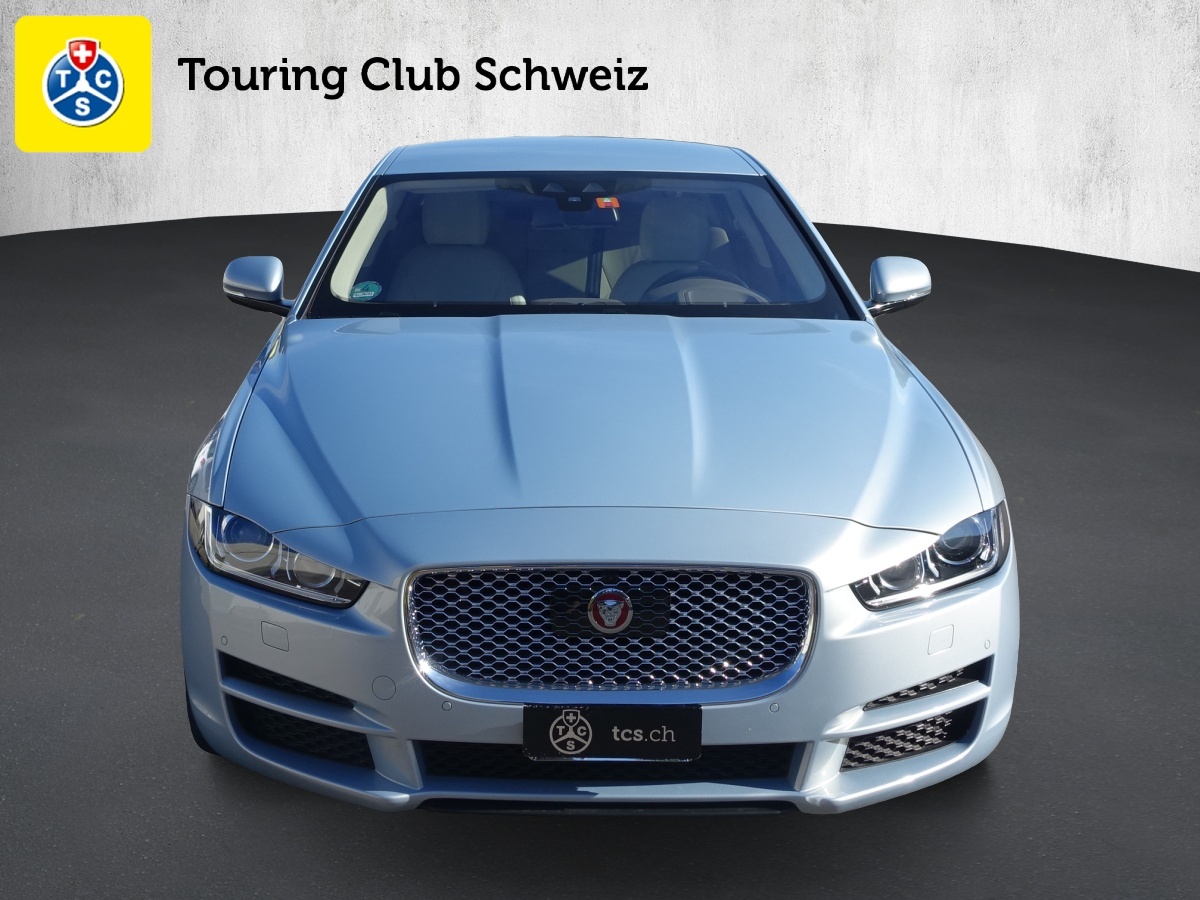 JAGUAR XE 25t 2.0 Portfolio Automatic-image-7
