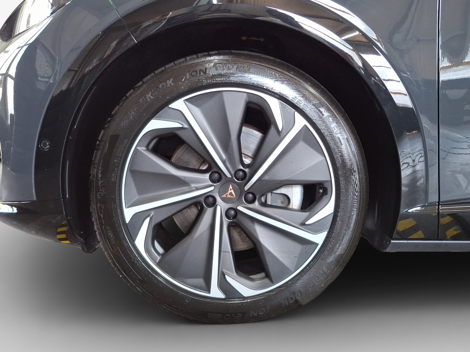 CUPRA Tavascan Type 8 77 kWh VZ-image-15