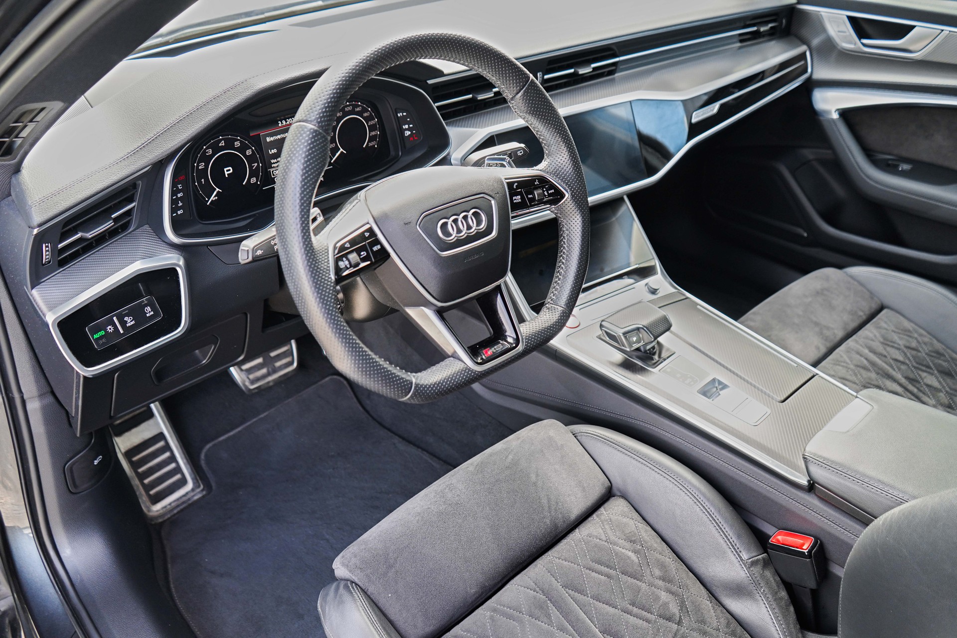AUDI RS6 Avant 4.0 TFSI V8 quattro-image-6
