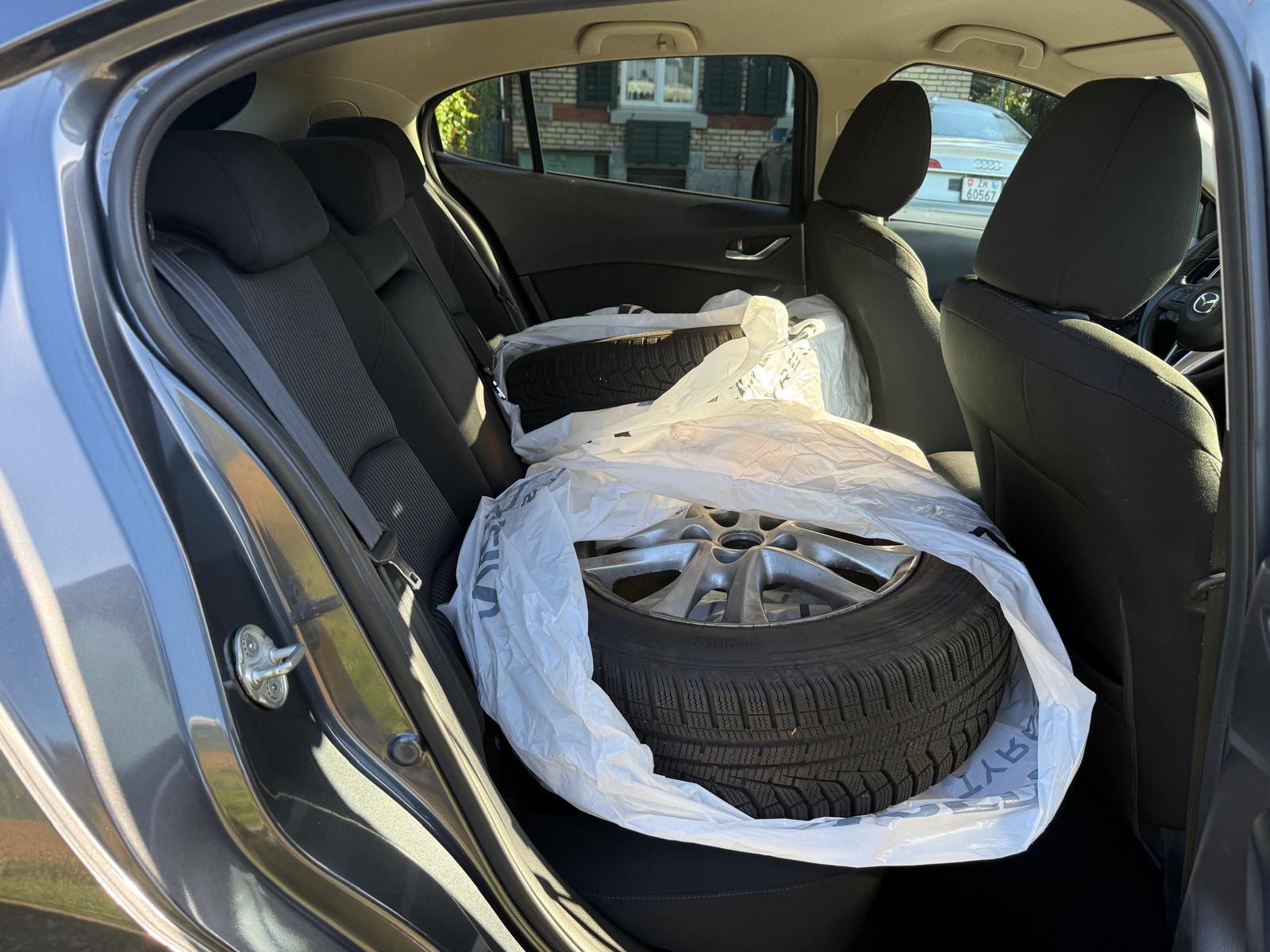 MAZDA 3 2.0 16V Revolution-image-10