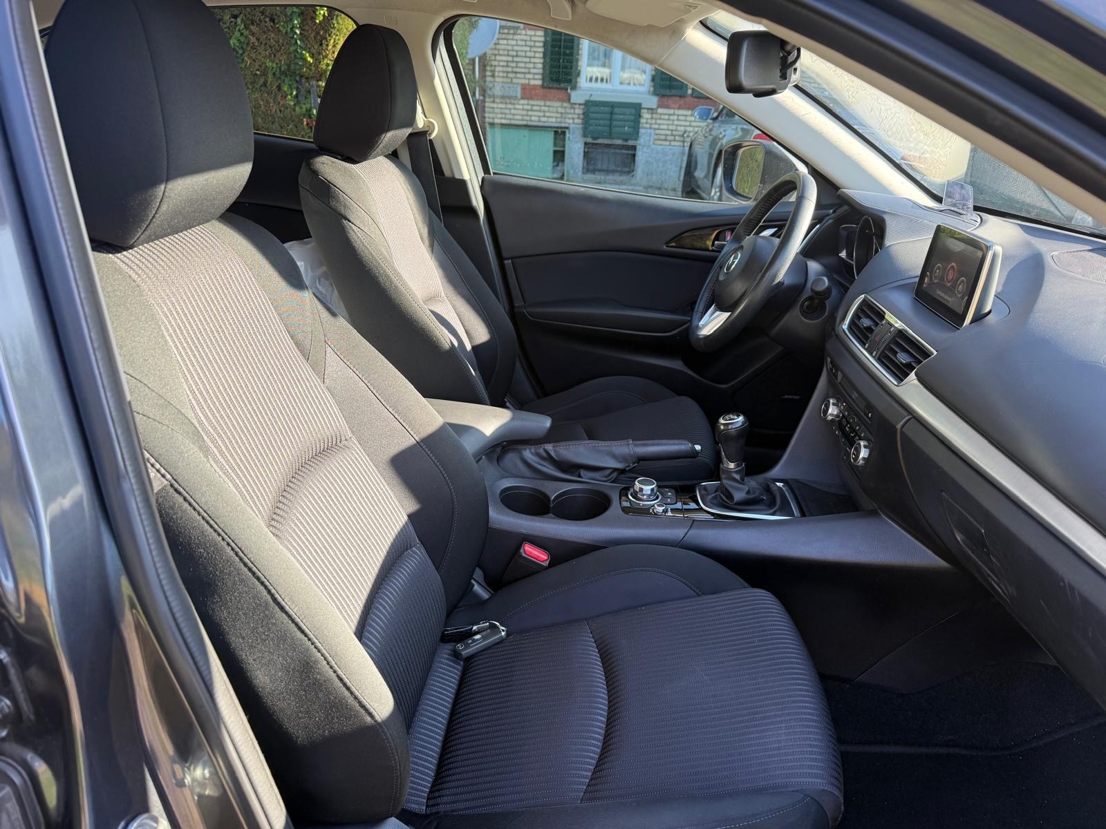 MAZDA 3 2.0 16V Revolution-image-11