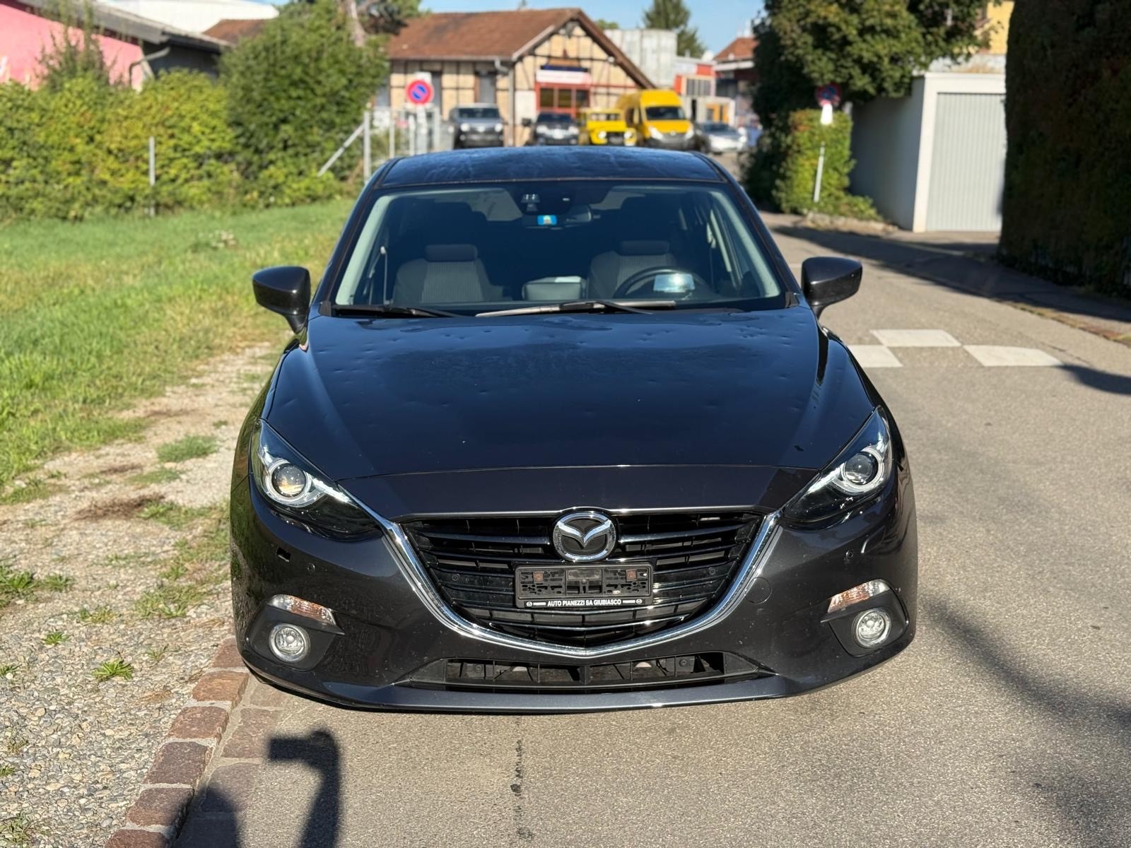 MAZDA 3 2.0 16V Revolution-image-1