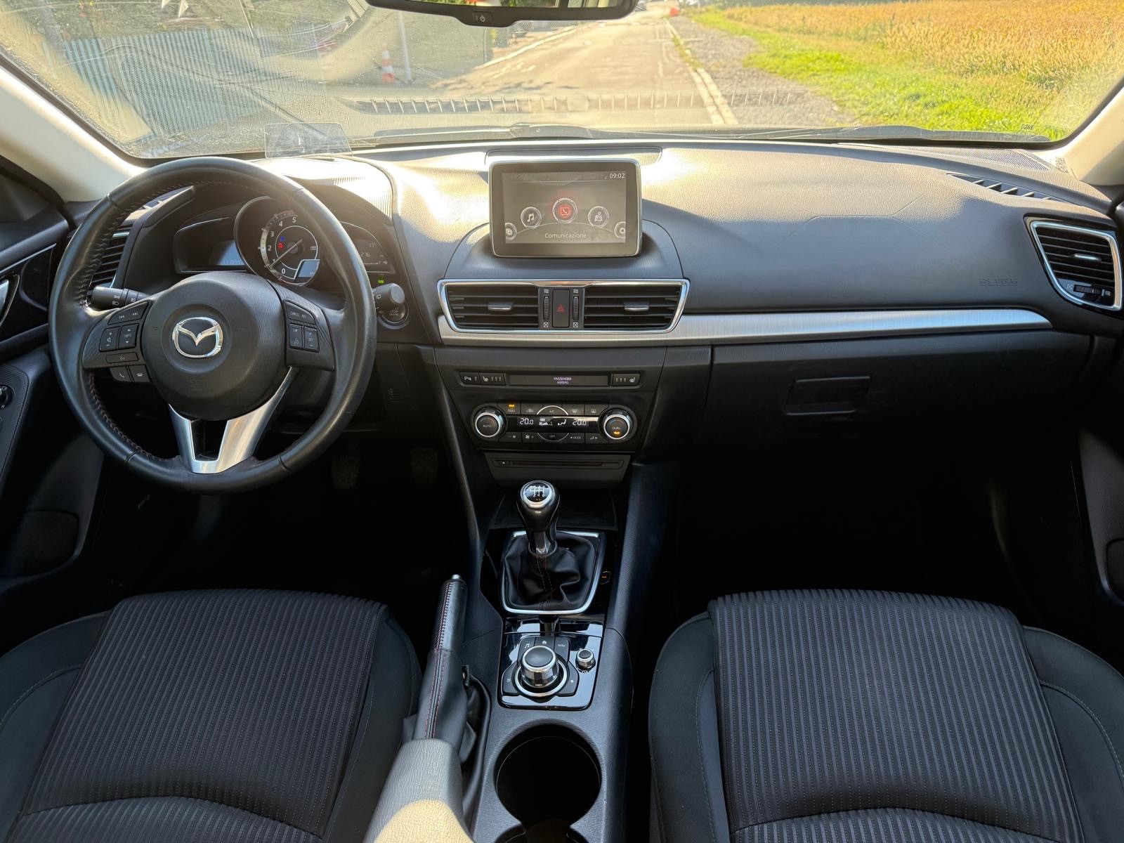 MAZDA 3 2.0 16V Revolution-image-8
