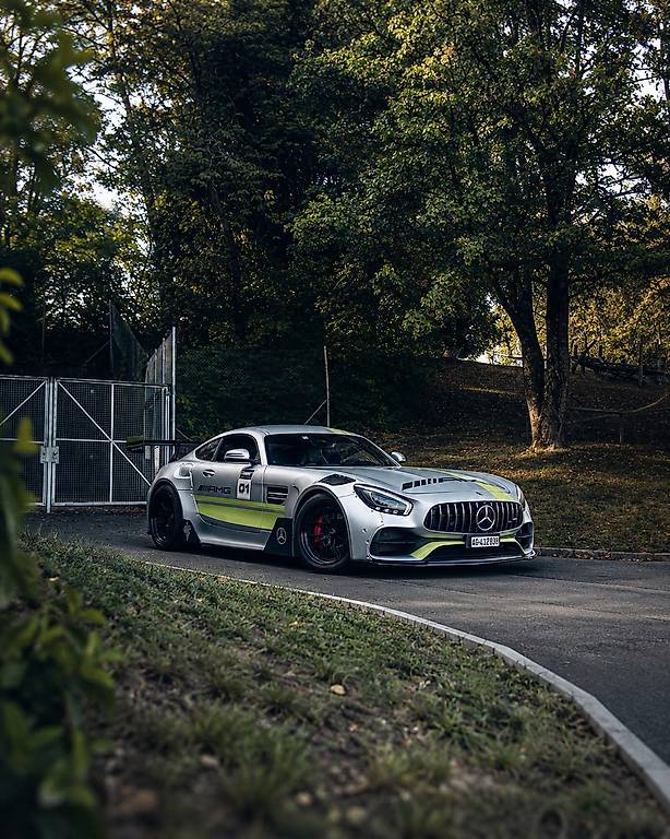 MERCEDES-BENZ AMG GT-image-2