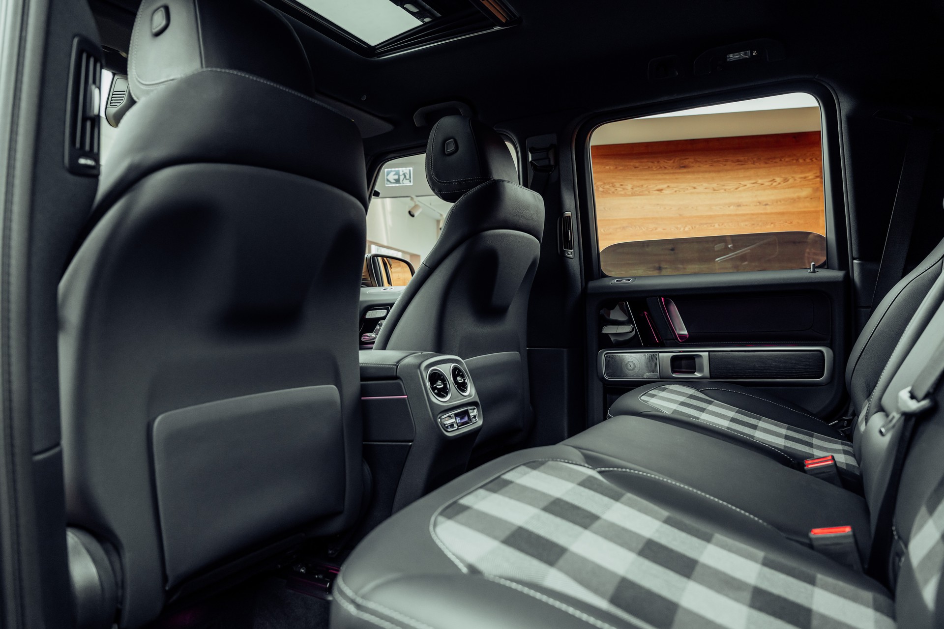 MERCEDES-BENZ G 450d STRONGER THAN THE 1980s-image-8