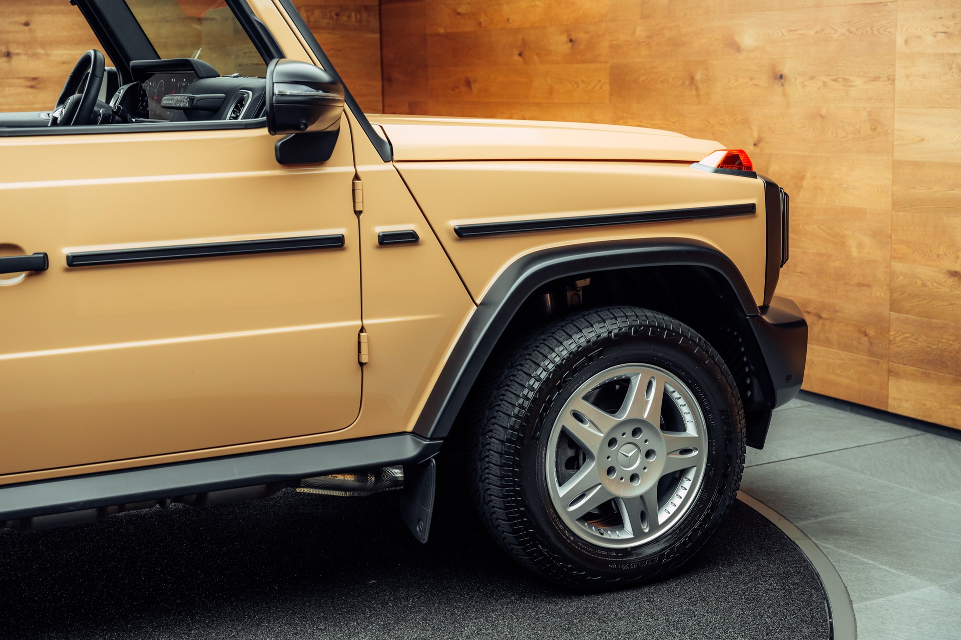 MERCEDES-BENZ G 450d STRONGER THAN THE 1980s-image-22
