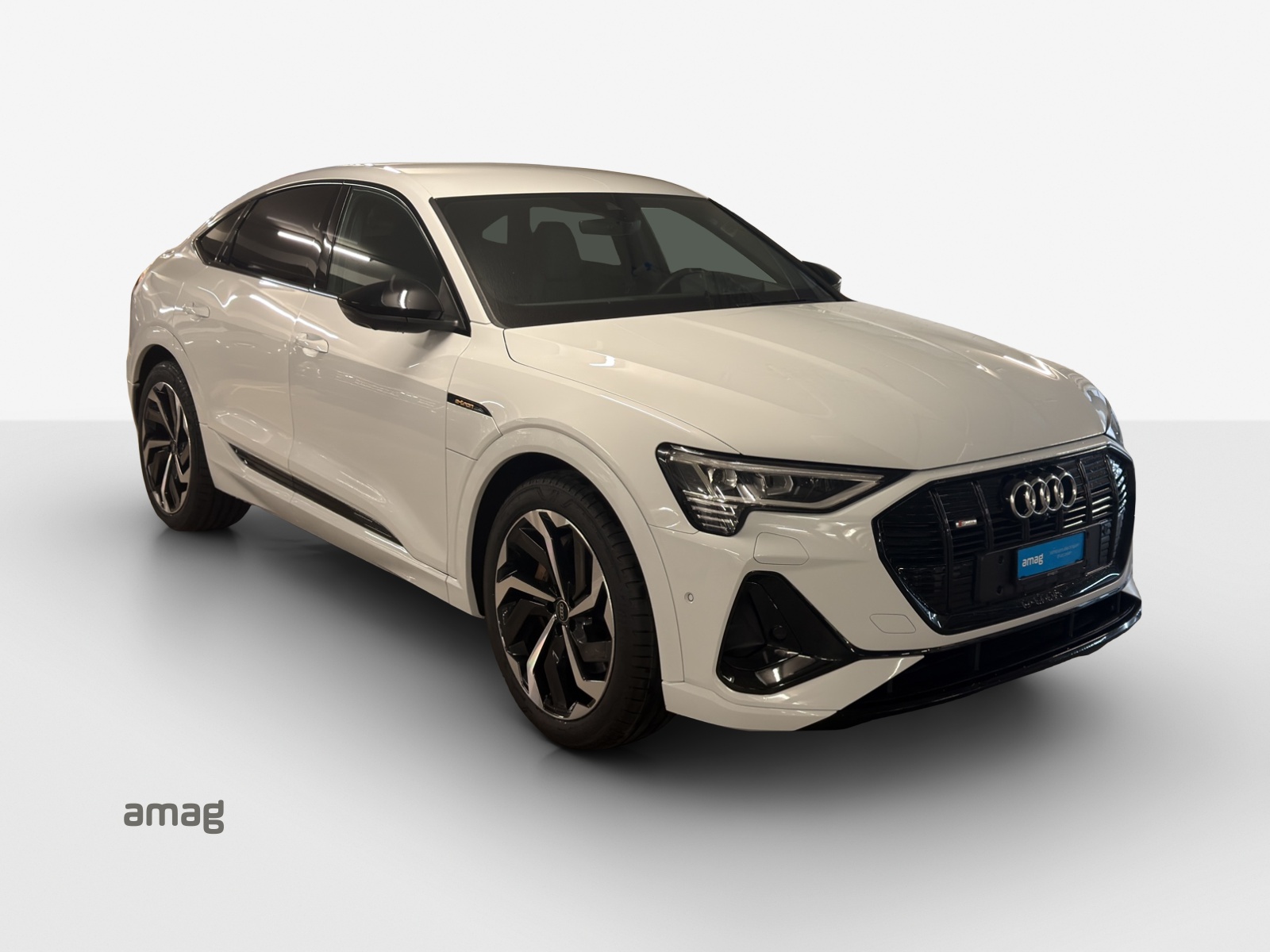 AUDI e-tron 55 Sportback S Line quattro-image-6