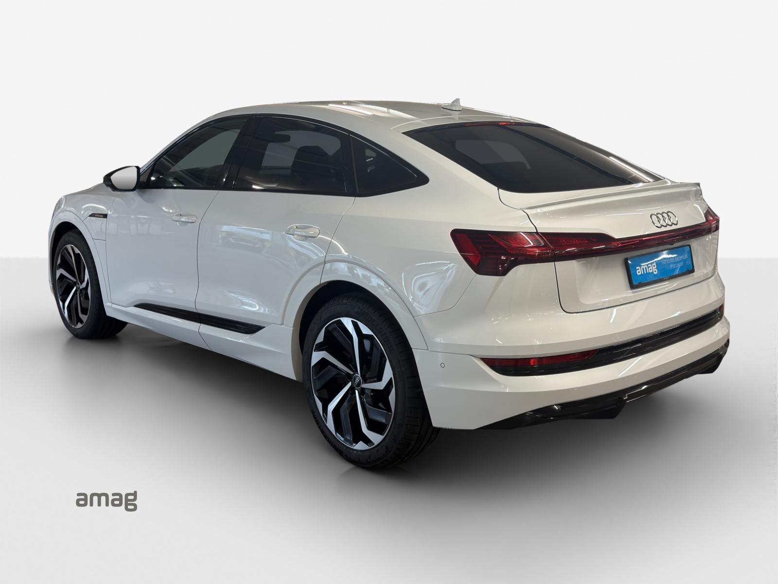 AUDI e-tron 55 Sportback S Line quattro-image-2