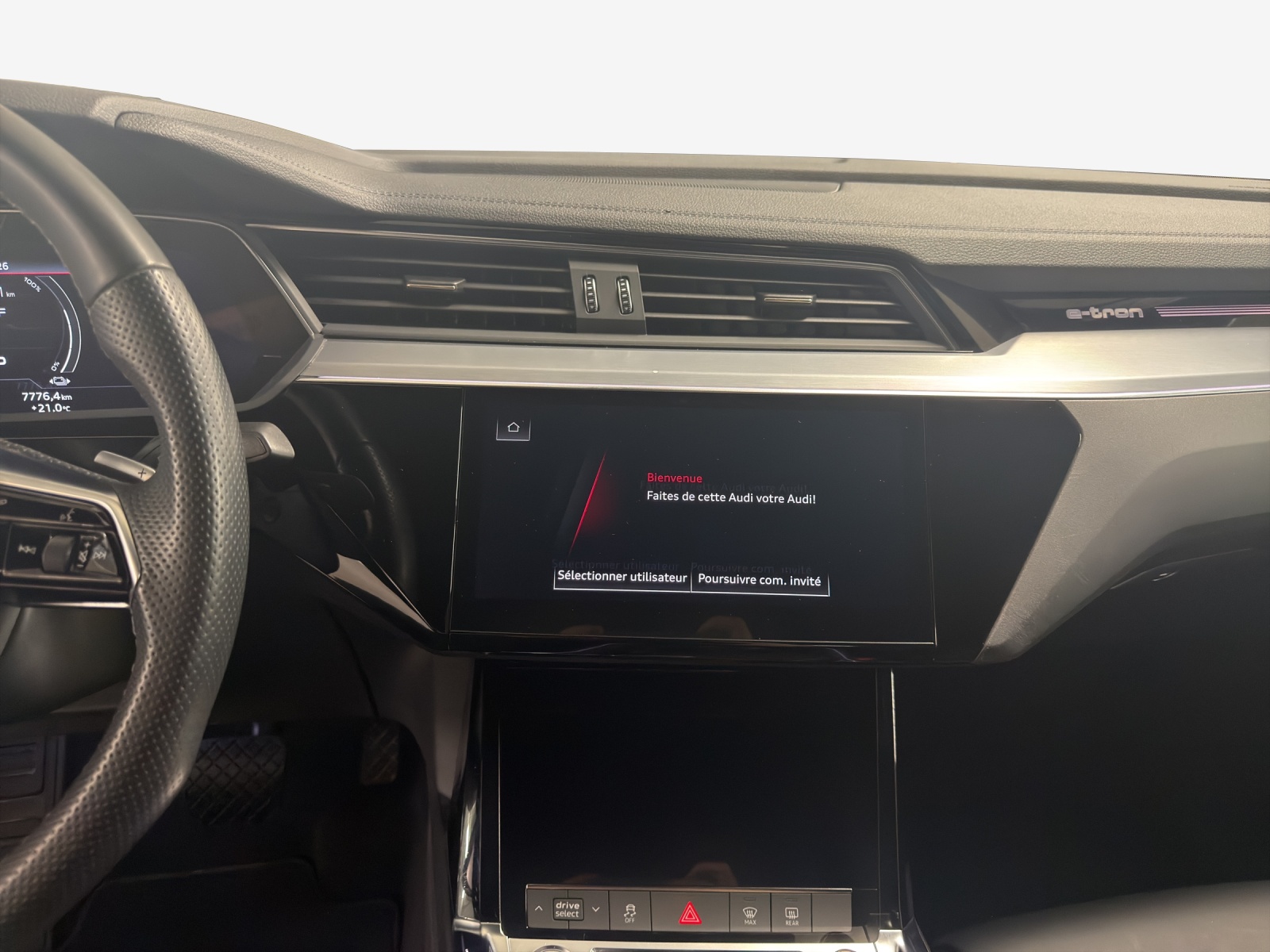 AUDI e-tron 55 Sportback S Line quattro-image-11
