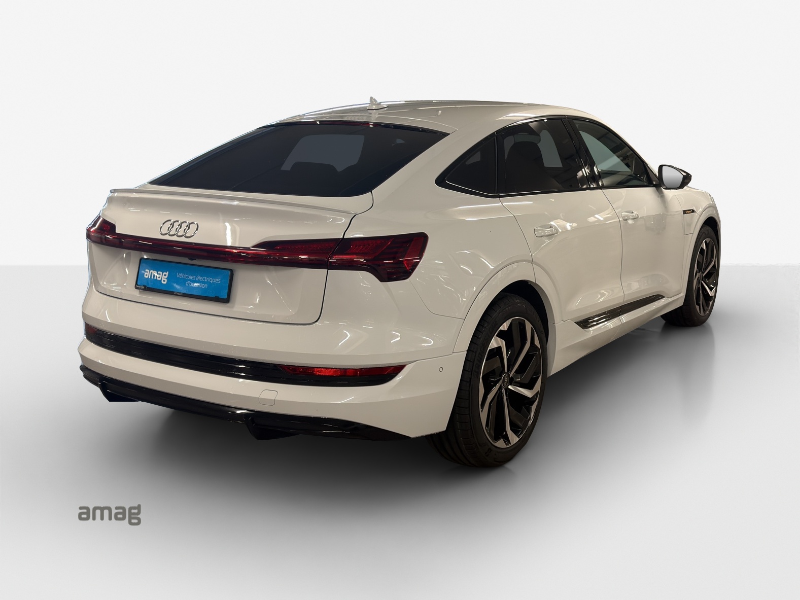 AUDI e-tron 55 Sportback S Line quattro-image-5
