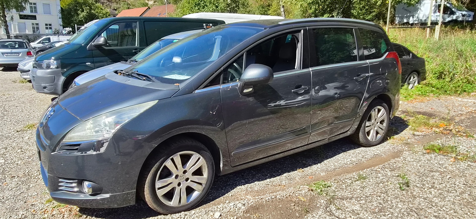 PEUGEOT 5008 1.6 16V T Sport-image-1