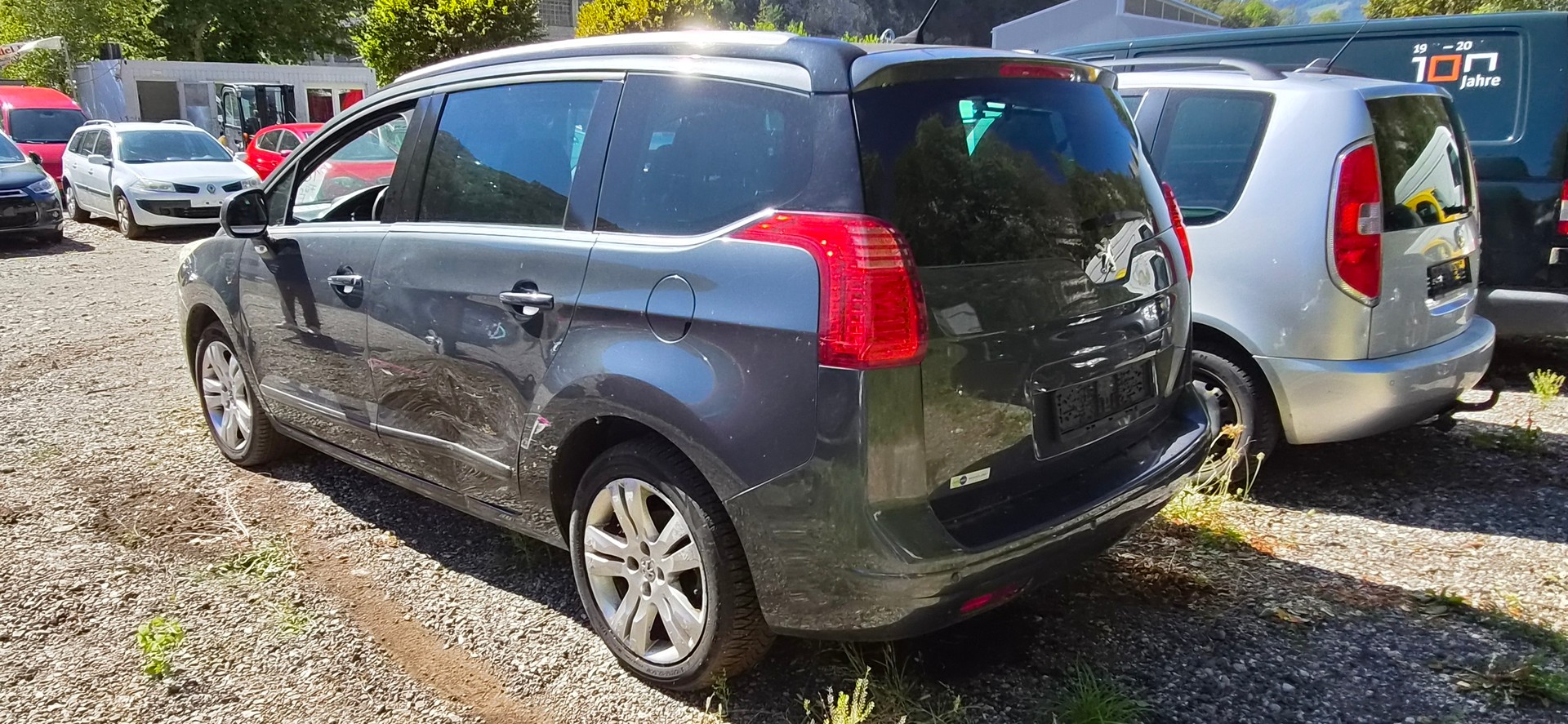 PEUGEOT 5008 1.6 16V T Sport-image-2