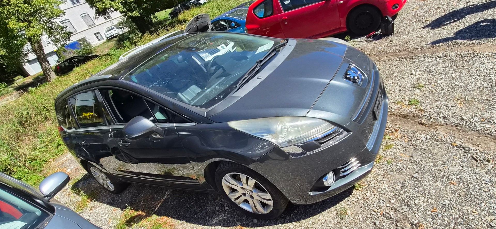 PEUGEOT 5008 1.6 16V T Sport-image-4