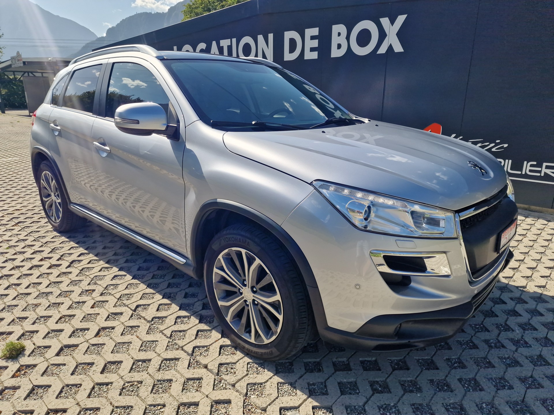 PEUGEOT 4008 1.8 HDi Allure 4WD-image-2