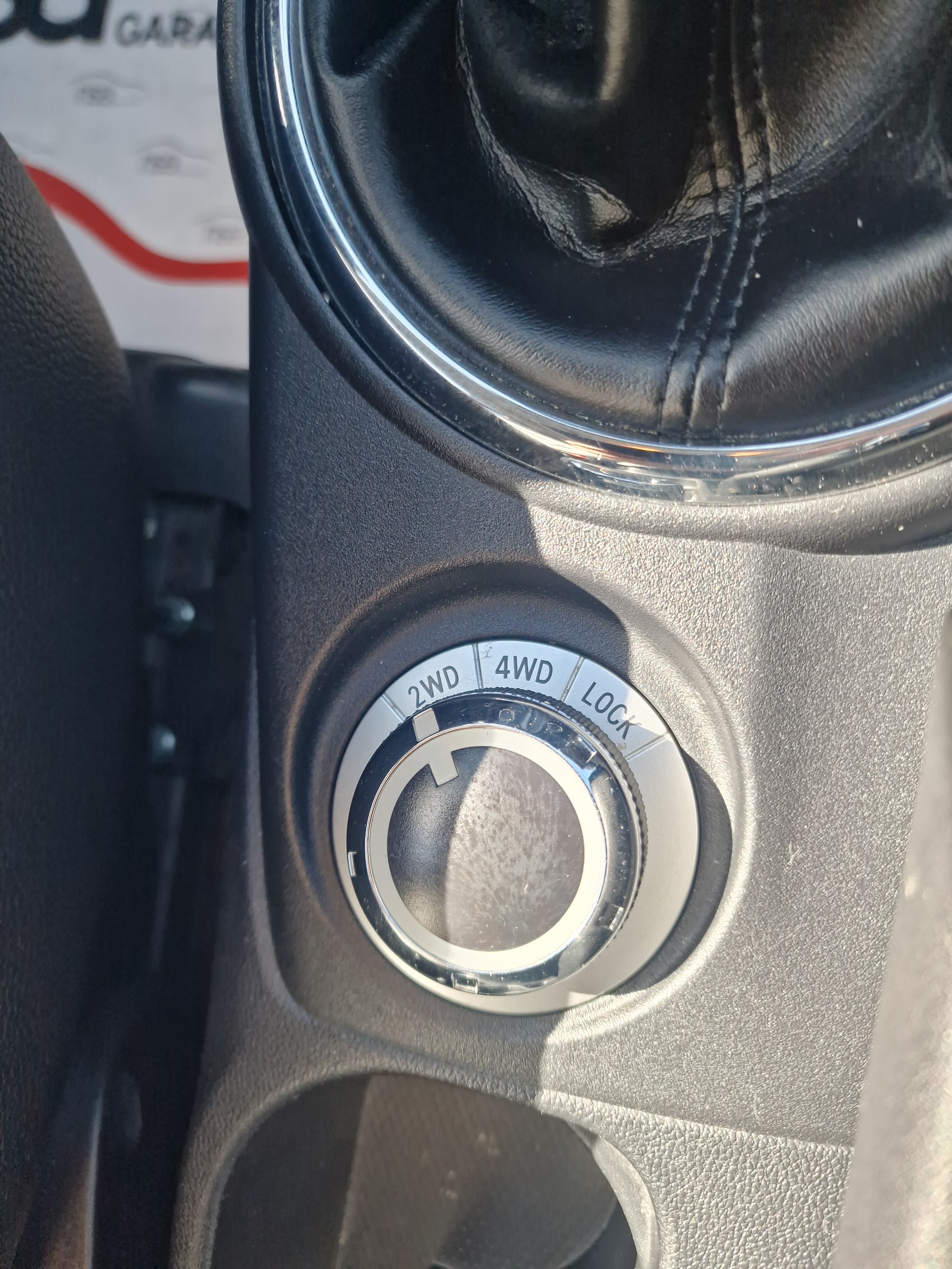 PEUGEOT 4008 1.8 HDi Allure 4WD-image-12