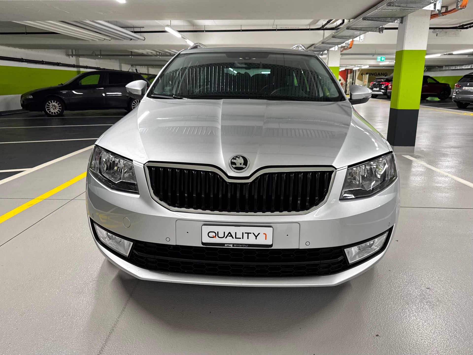 SKODA Octavia Combi 1.4 TSI Elegance DSG-image-1