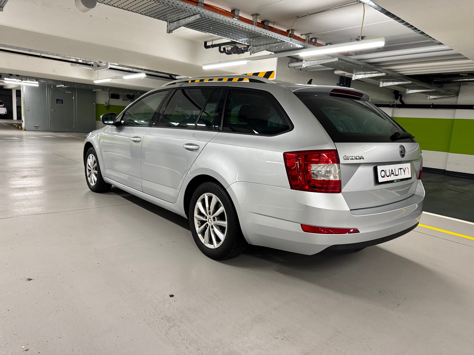 SKODA Octavia Combi 1.4 TSI Elegance DSG-image-6