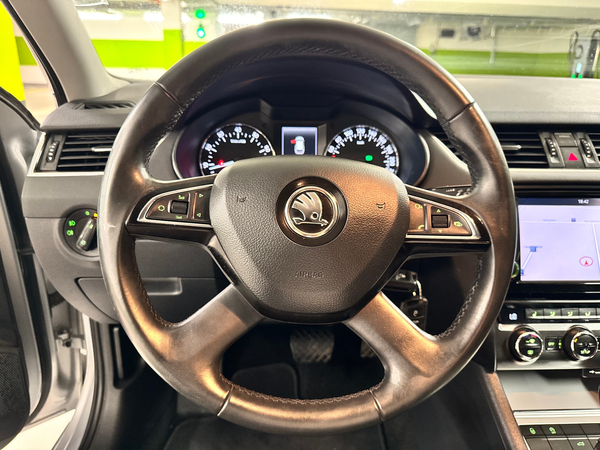SKODA Octavia Combi 1.4 TSI Elegance DSG-image-12