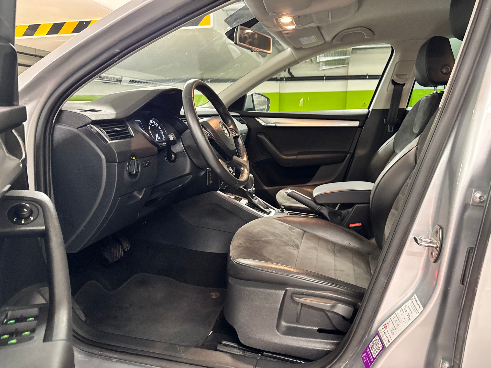SKODA Octavia Combi 1.4 TSI Elegance DSG-image-14