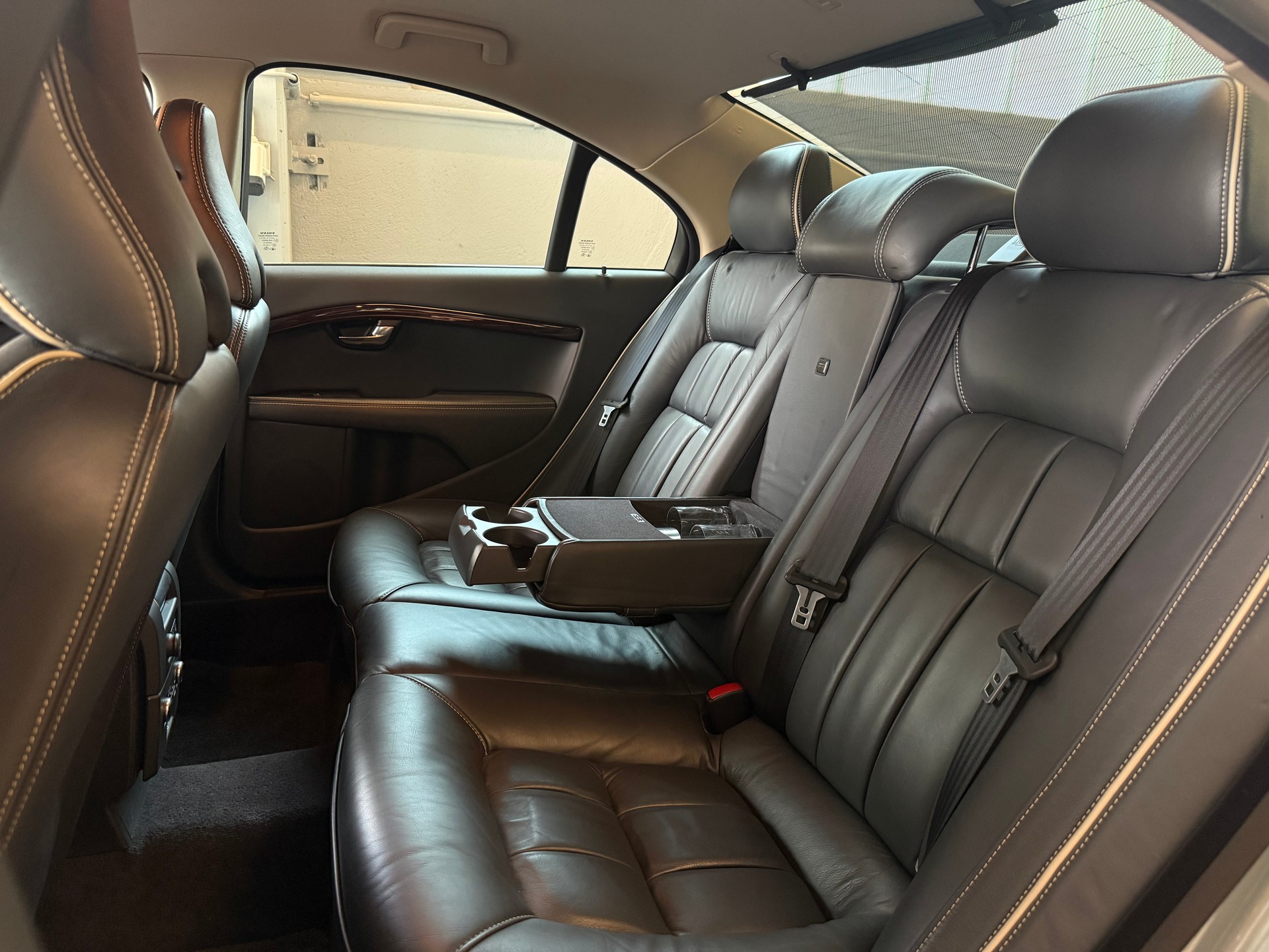 VOLVO S80 4.4 V8 AWD Executive Geartronic-image-12