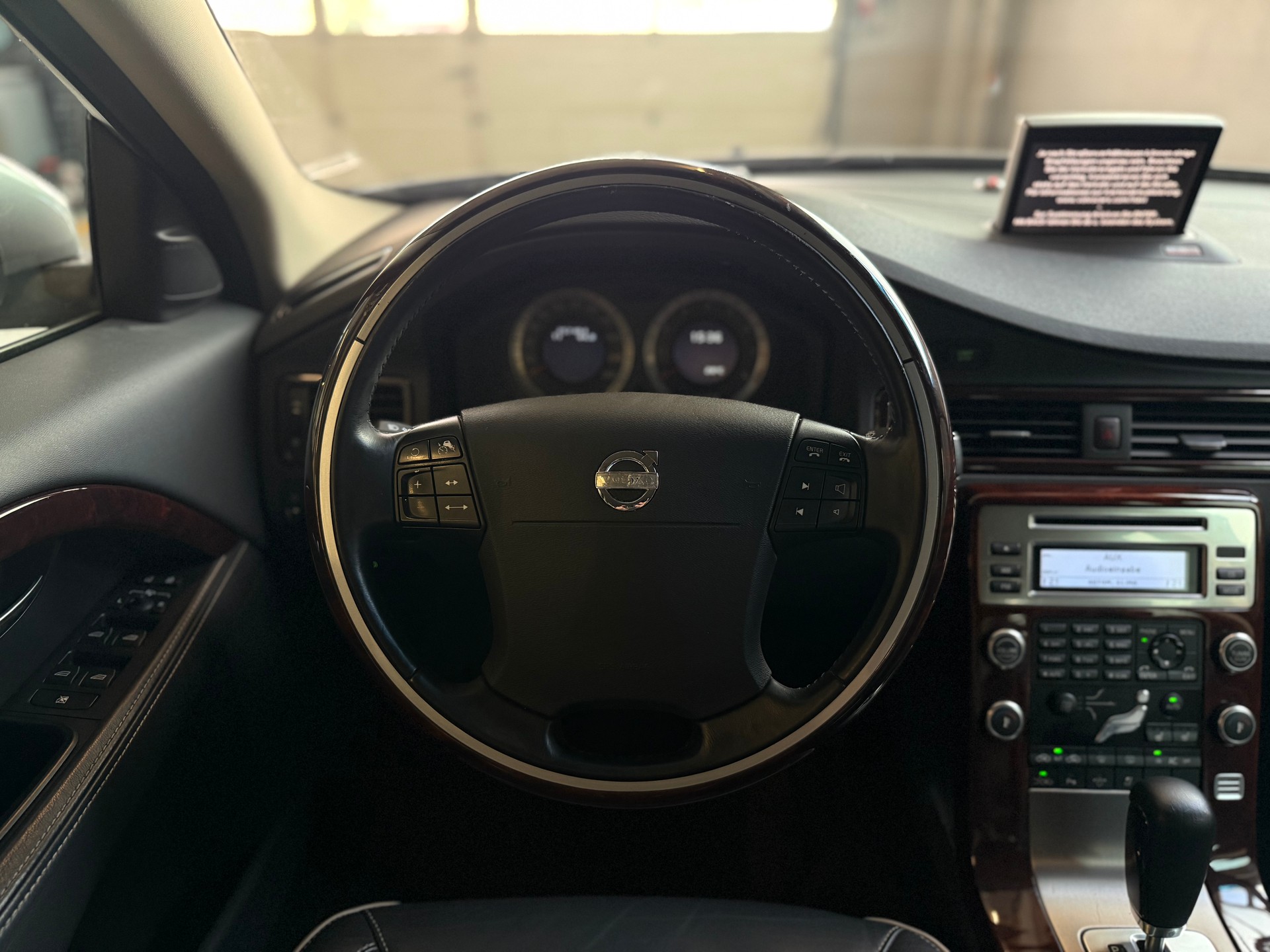 VOLVO S80 4.4 V8 AWD Executive Geartronic-image-14