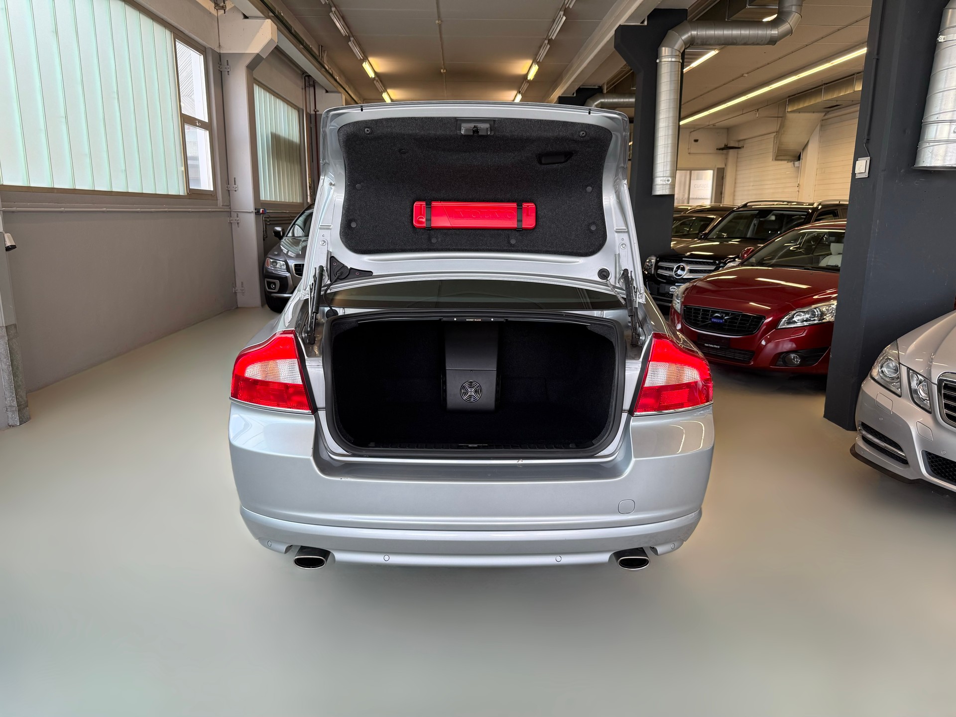 VOLVO S80 4.4 V8 AWD Executive Geartronic-image-8