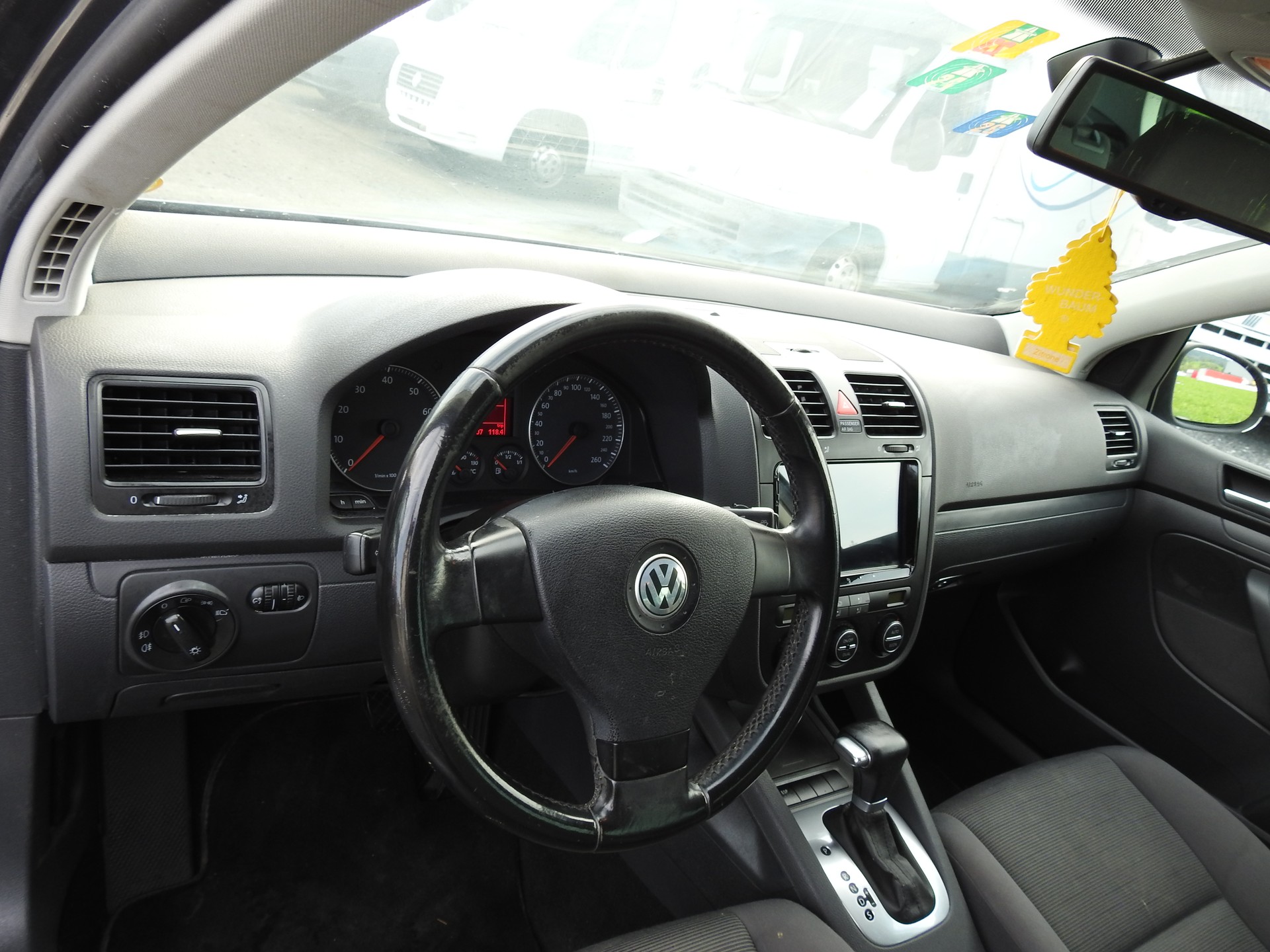 VW Golf 1.6 FSI Trendline-image-11