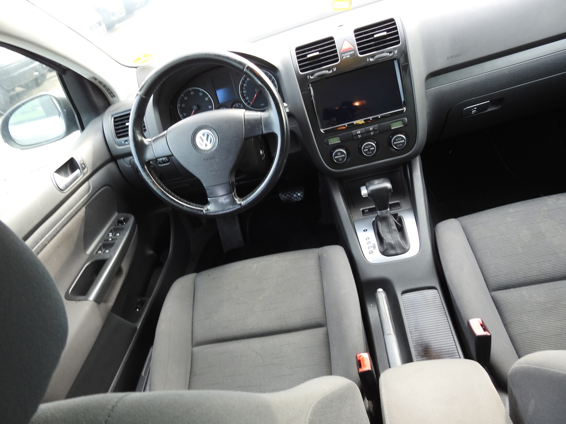VW Golf 1.6 FSI Trendline-image-18