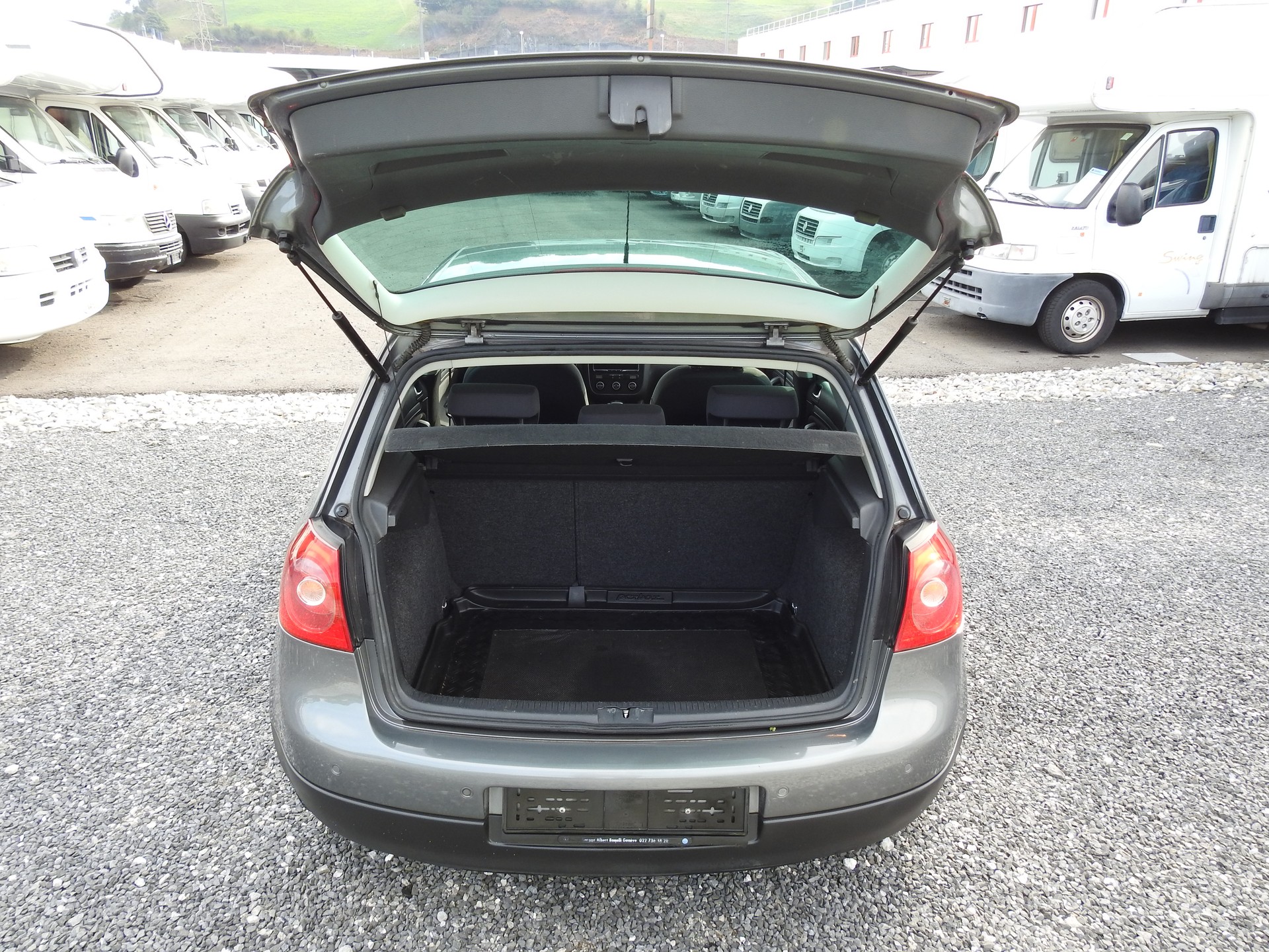 VW Golf 1.6 FSI Trendline-image-9