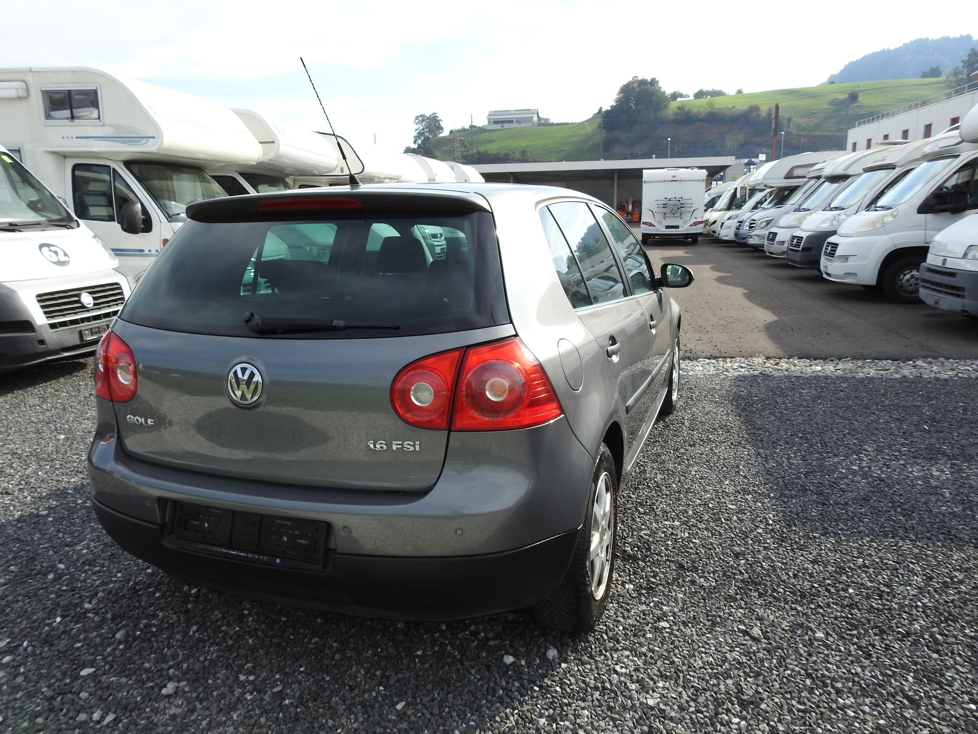 VW Golf 1.6 FSI Trendline-image-5