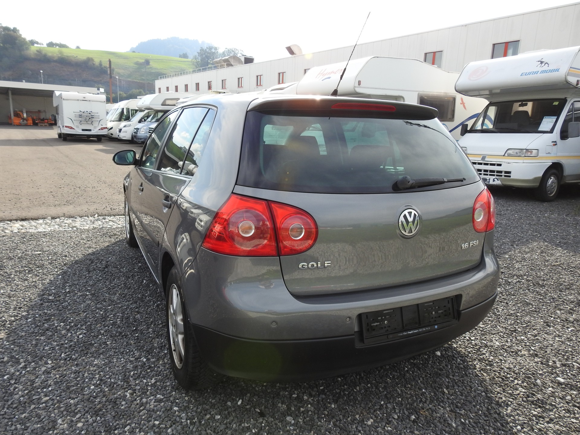 VW Golf 1.6 FSI Trendline-image-3
