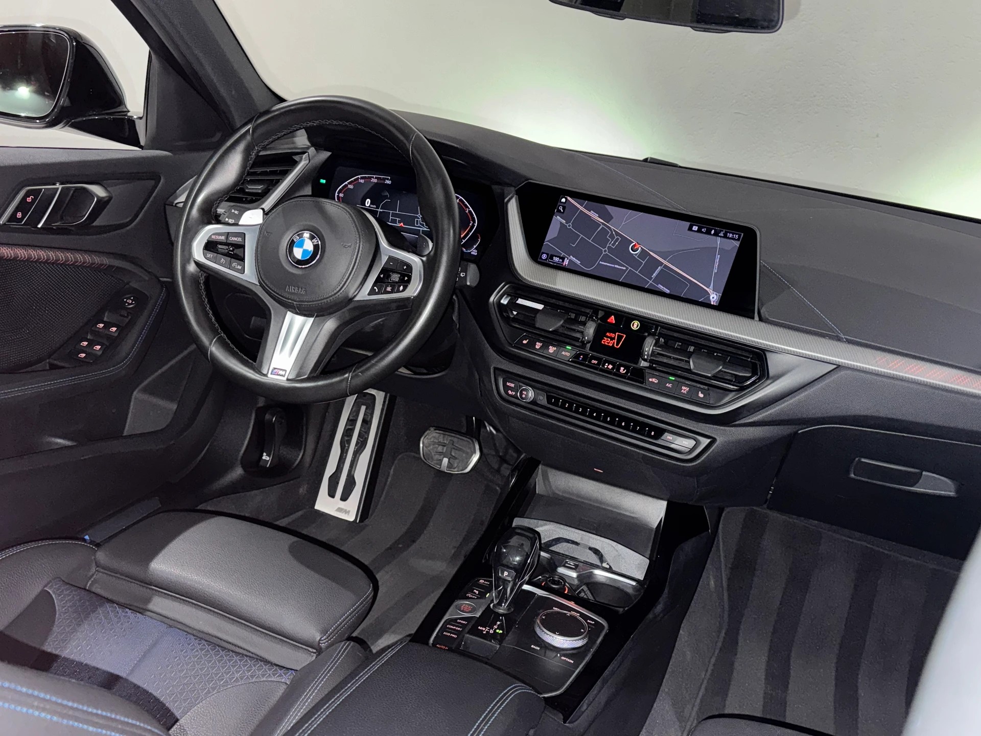 BMW 120d xDrive Steptronic M Sport-image-12