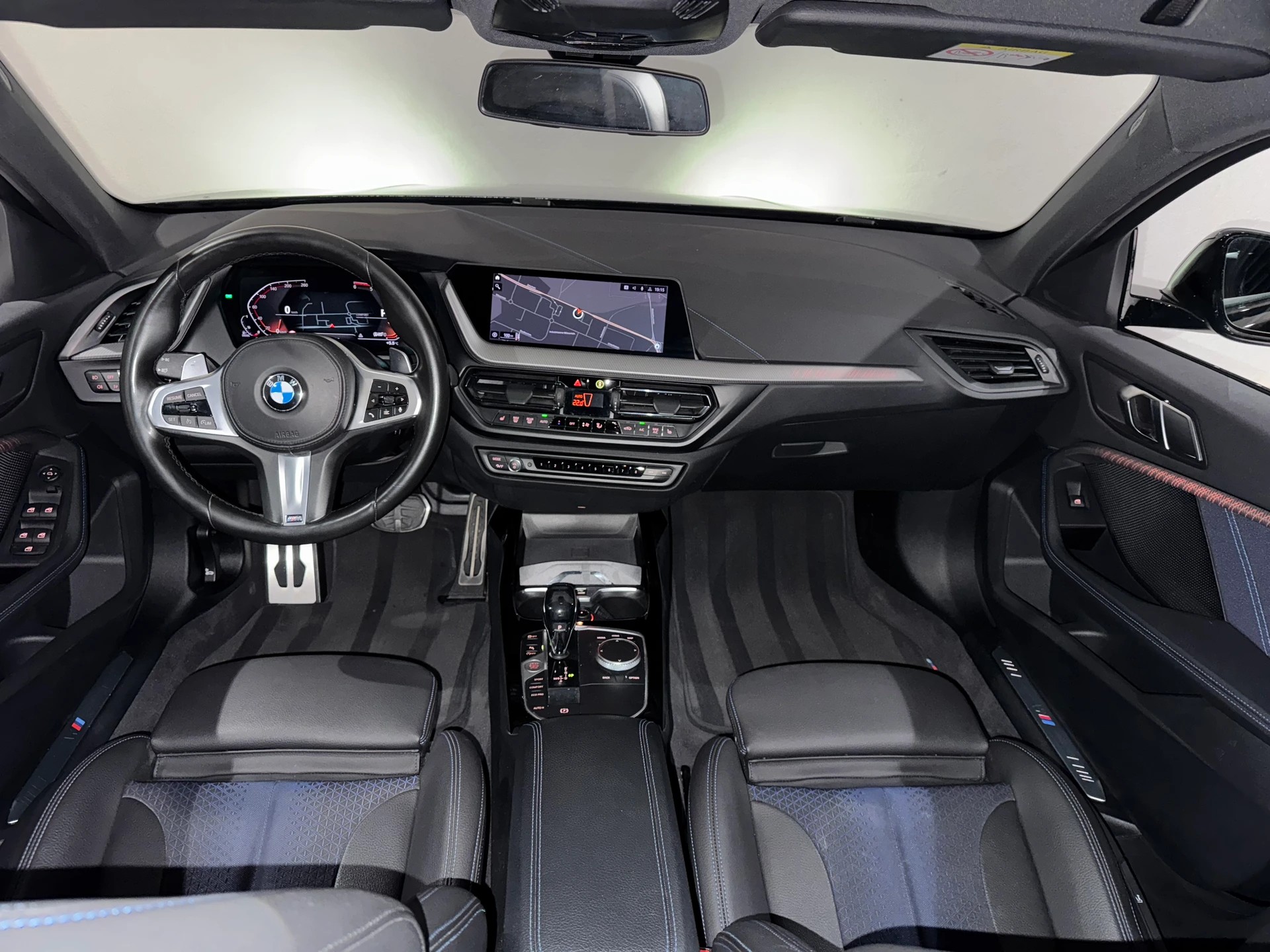 BMW 120d xDrive Steptronic M Sport-image-11