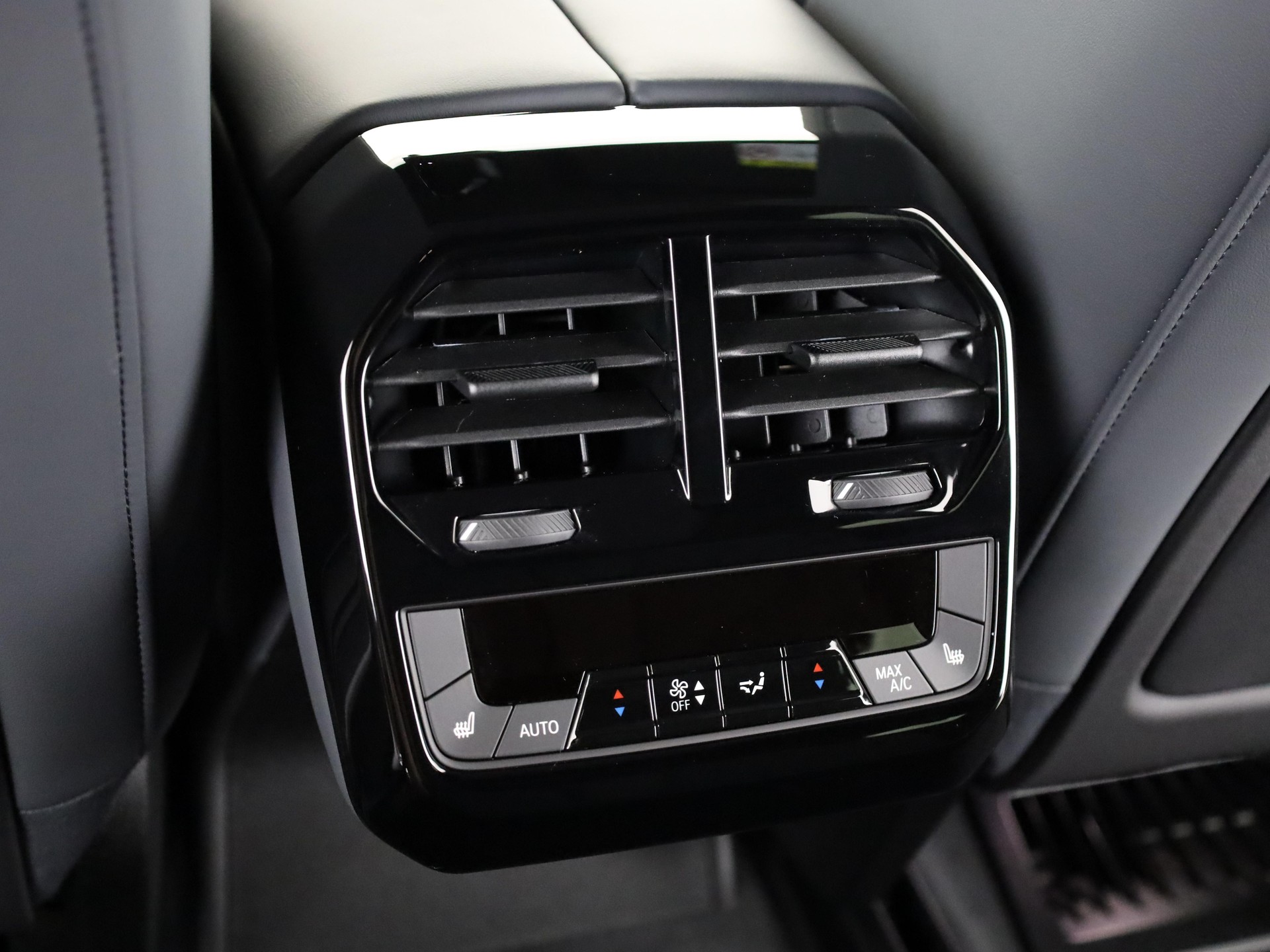 BMW iX I20 xDrive60-image-17