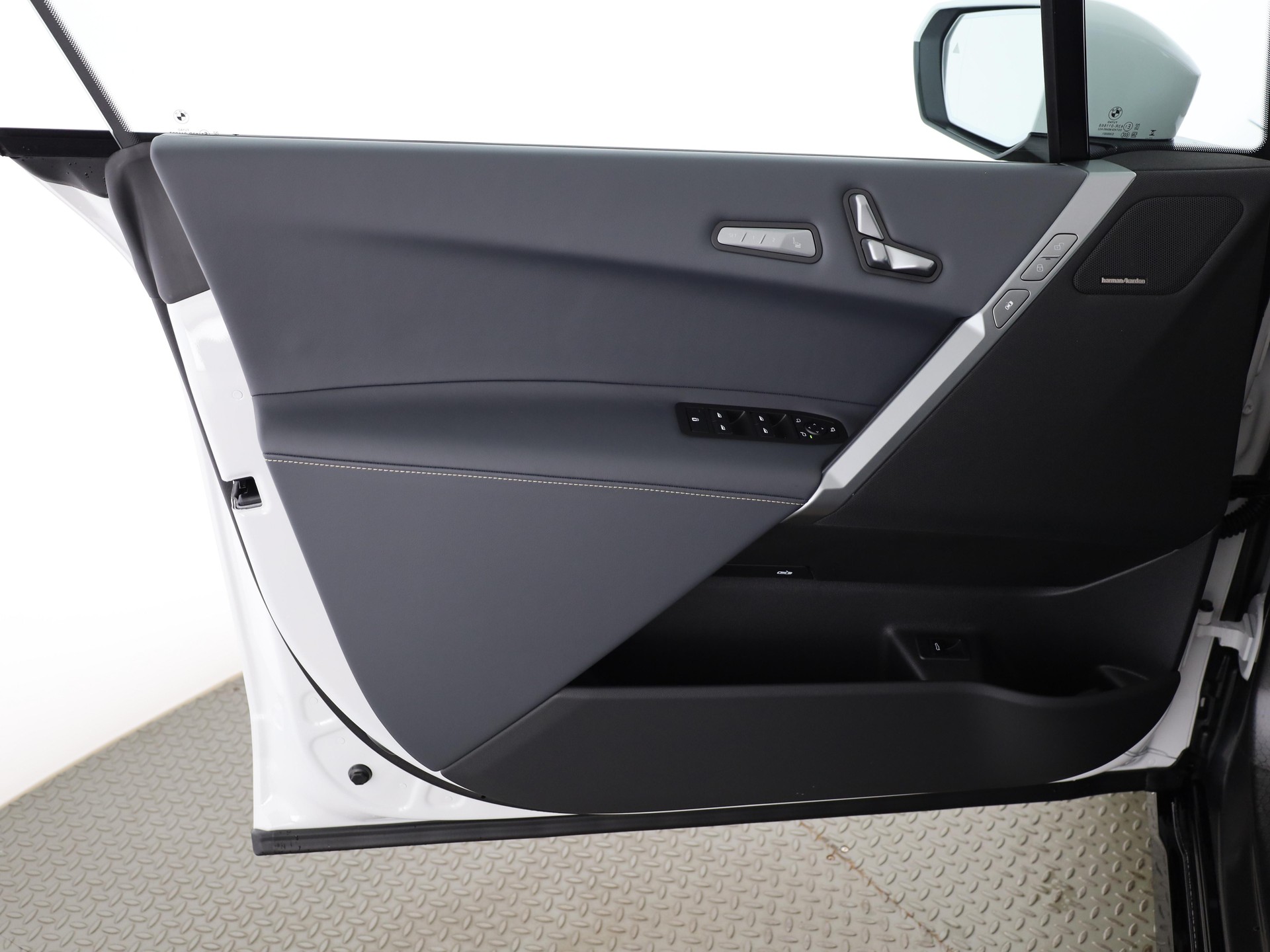 BMW iX I20 xDrive60-image-9
