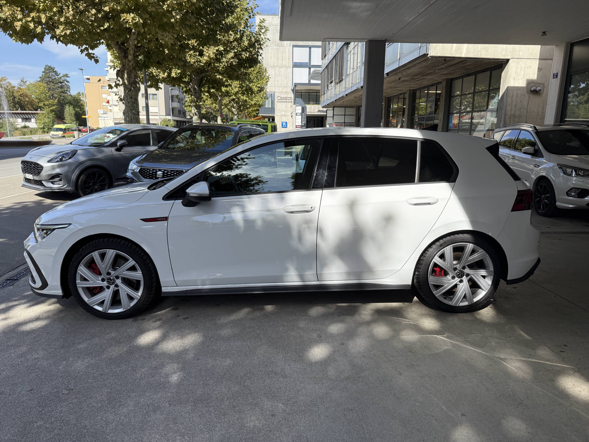 VW Golf VIII 2.0 TSI GTI DSG-showroom-element-1