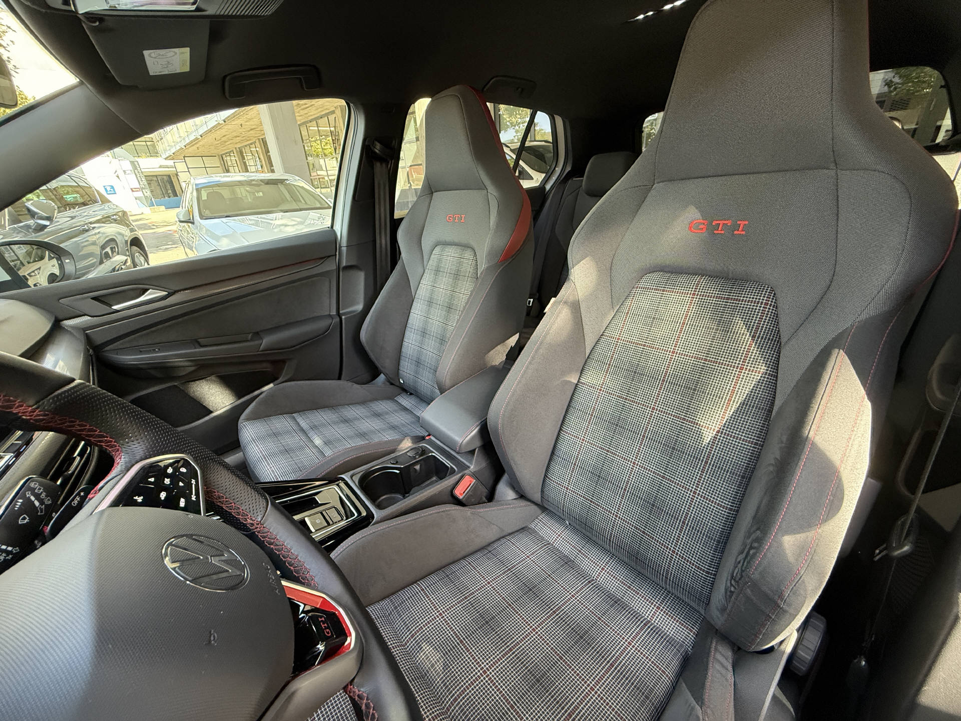 VW Golf VIII 2.0 TSI GTI DSG-image-8
