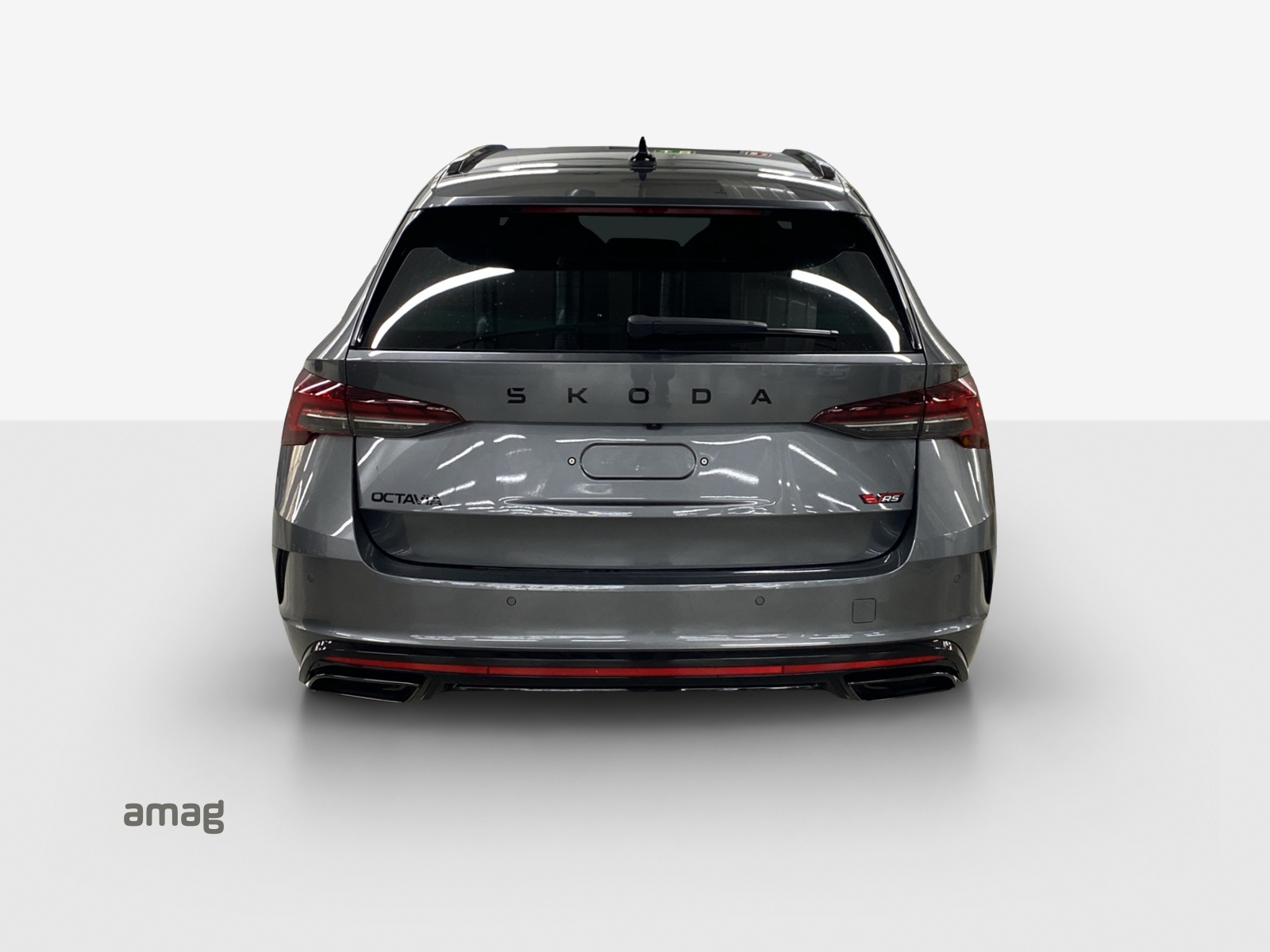 SKODA Octavia Combi 2.0 TSI DSG RS 30 Years Edition-image-3