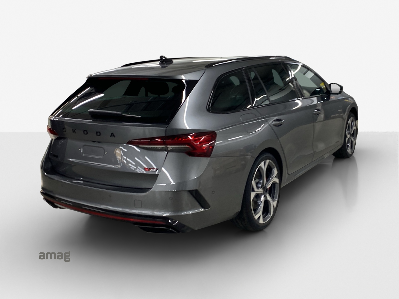 SKODA Octavia Combi 2.0 TSI DSG RS 30 Years Edition-image-4