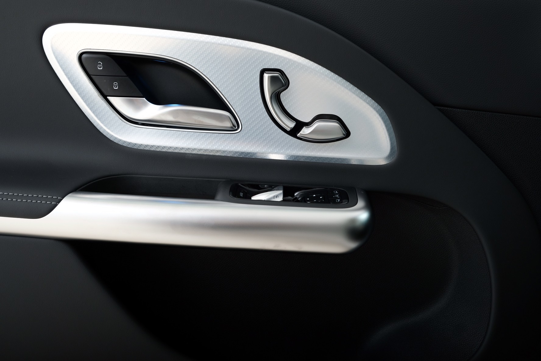 MERCEDES-BENZ GLB 220 4Matic X248-image-9