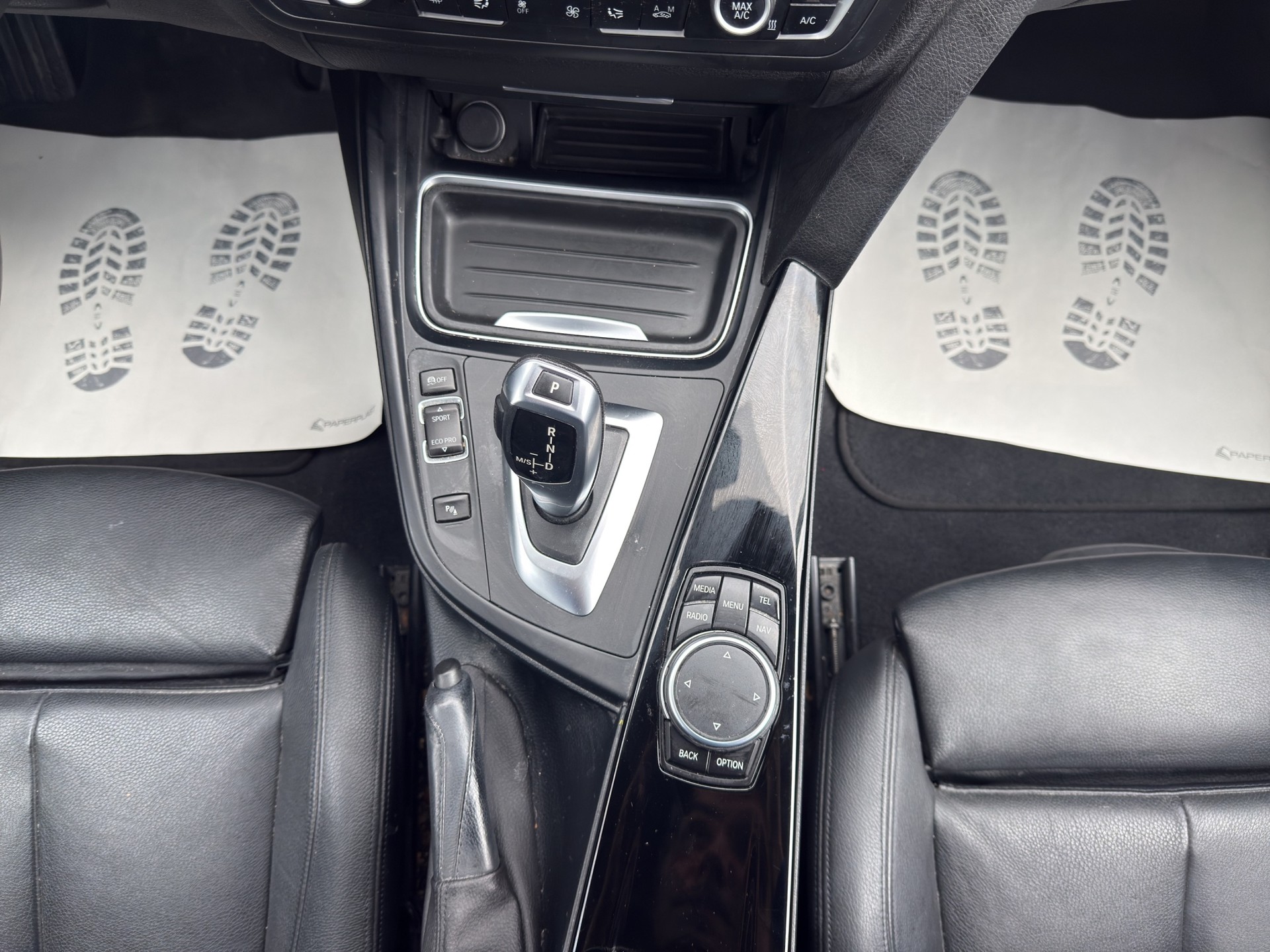 BMW 320d xDrive Touring Sport Line Steptronic-image-11