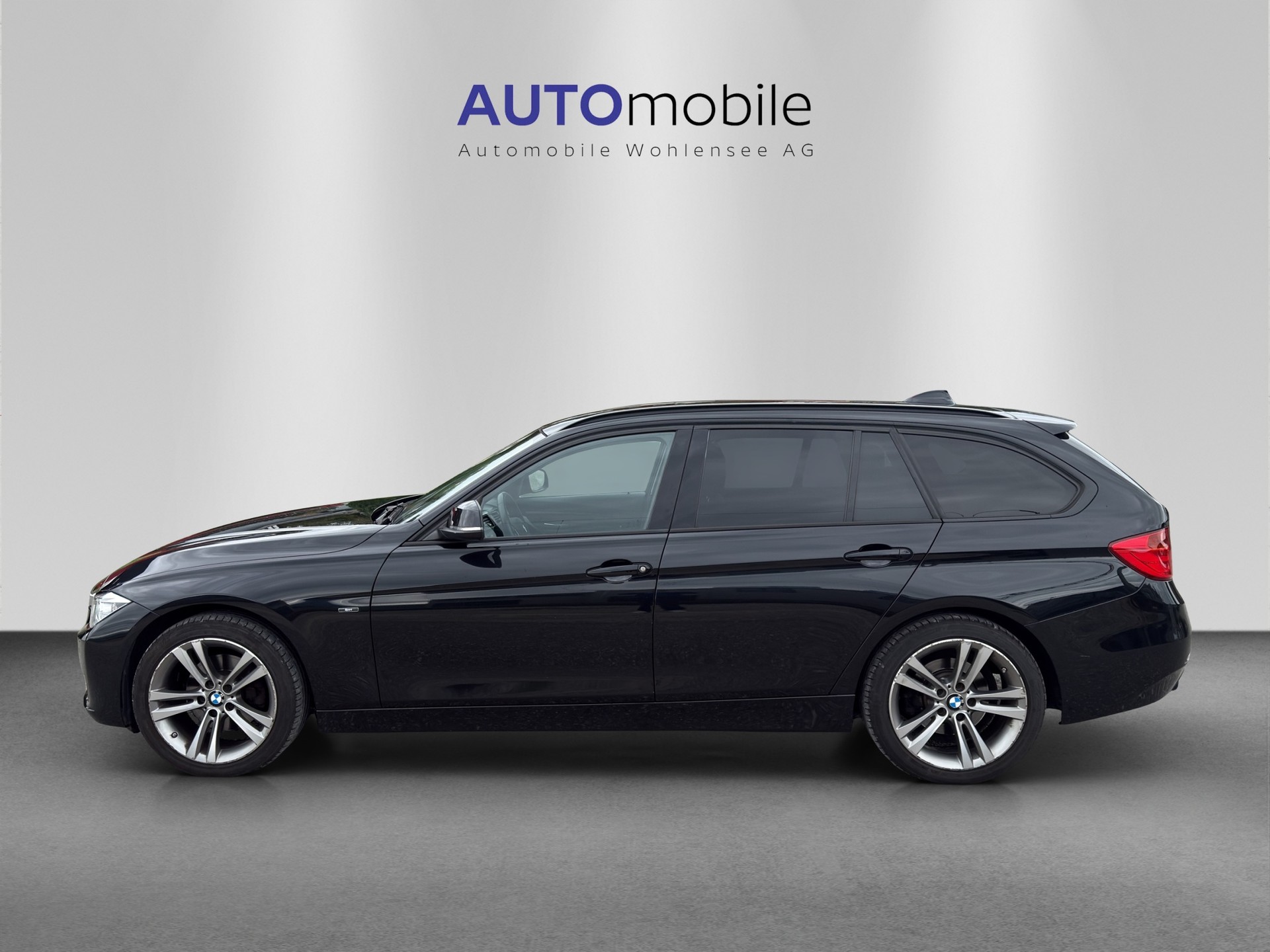 BMW 320d xDrive Touring Sport Line Steptronic-image-0