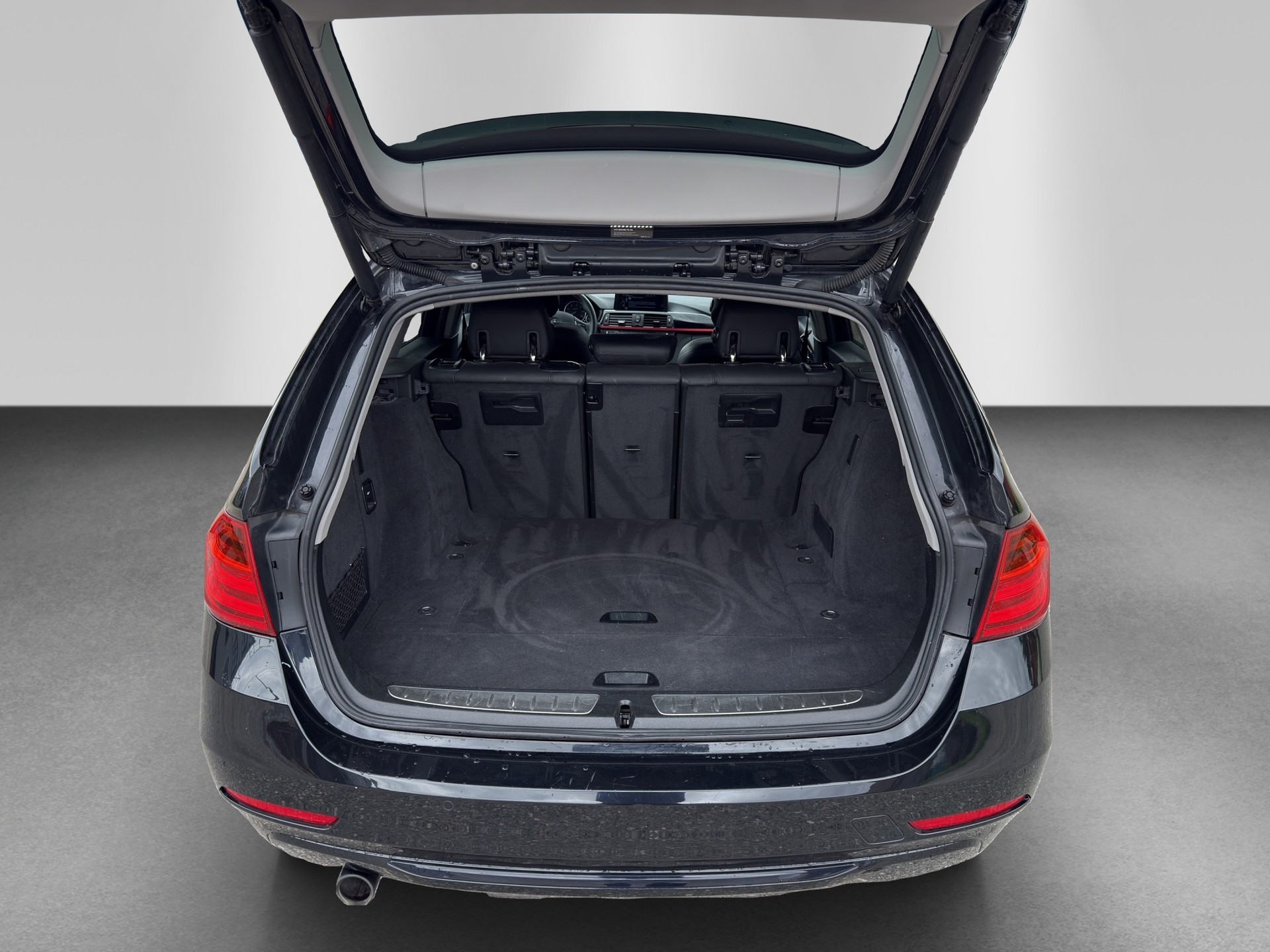 BMW 320d xDrive Touring Sport Line Steptronic-image-15