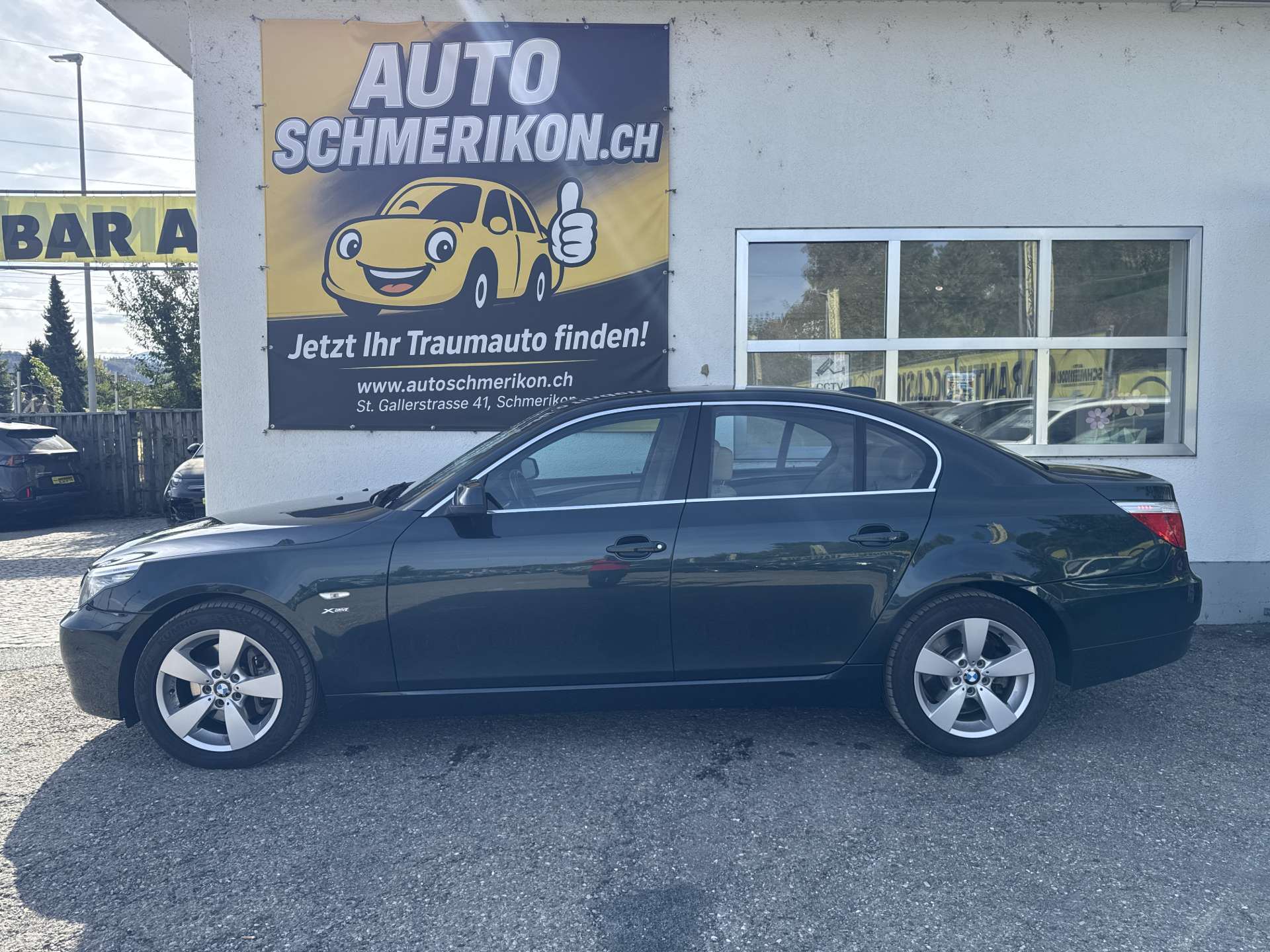 BMW 525xi Allrad Steptronic-Automat-image-4