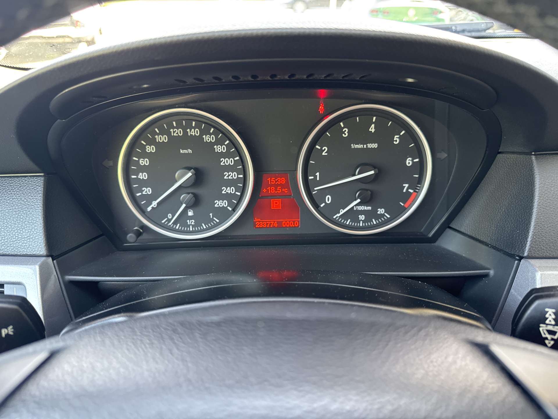 BMW 525xi Allrad Steptronic-Automat-image-11